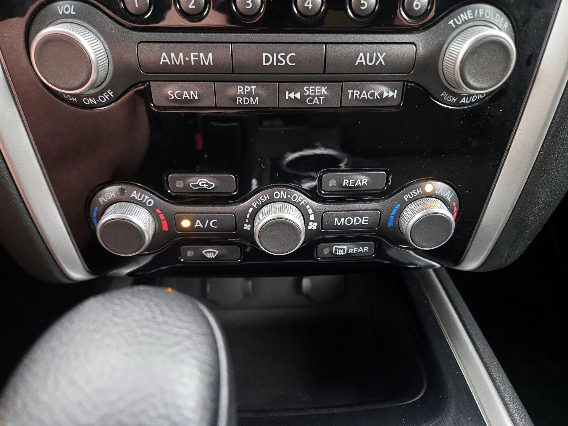 Thumbnail: 2014 Nissan Pathfinder - 16