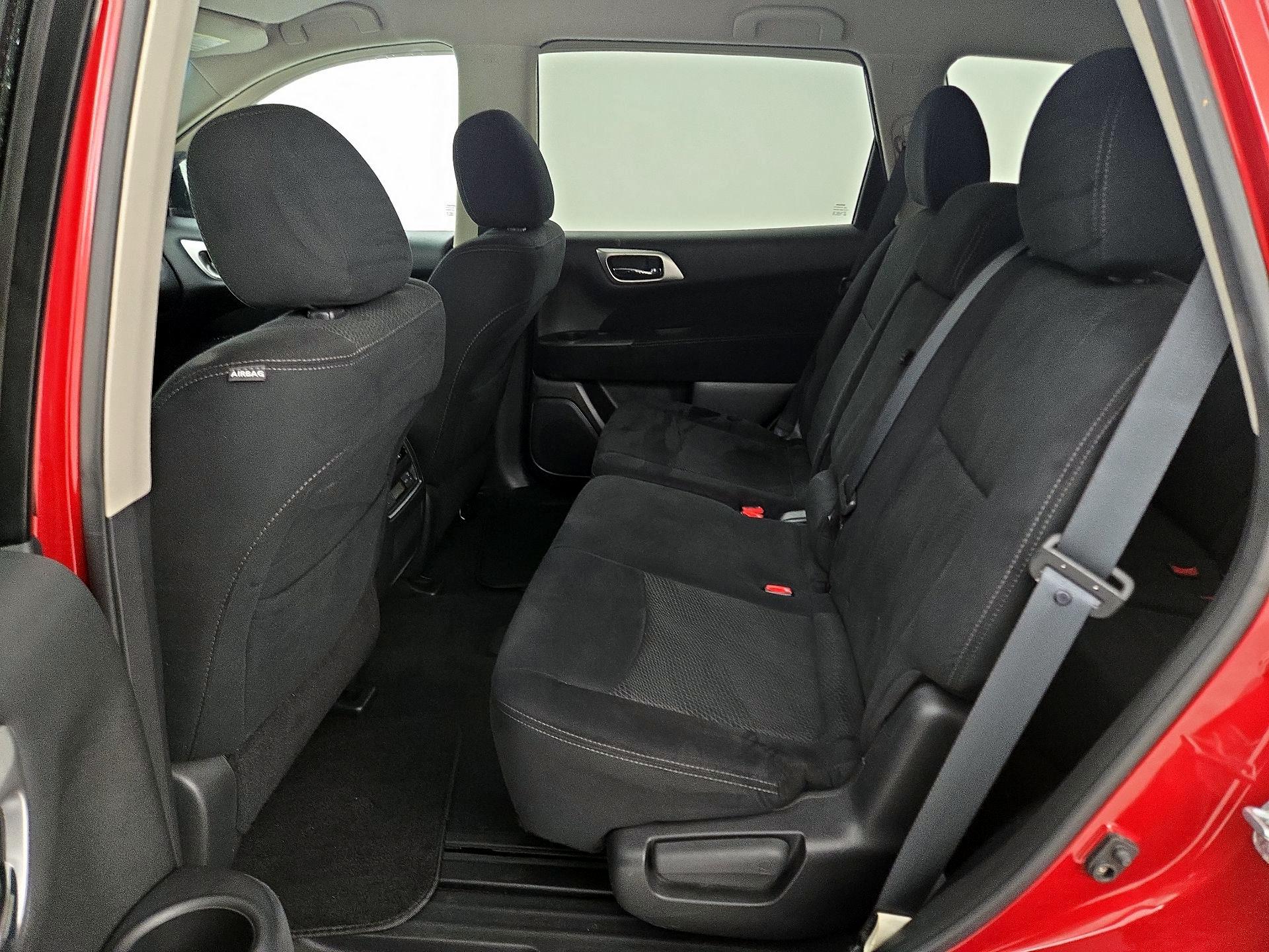 Thumbnail: 2014 Nissan Pathfinder - 19