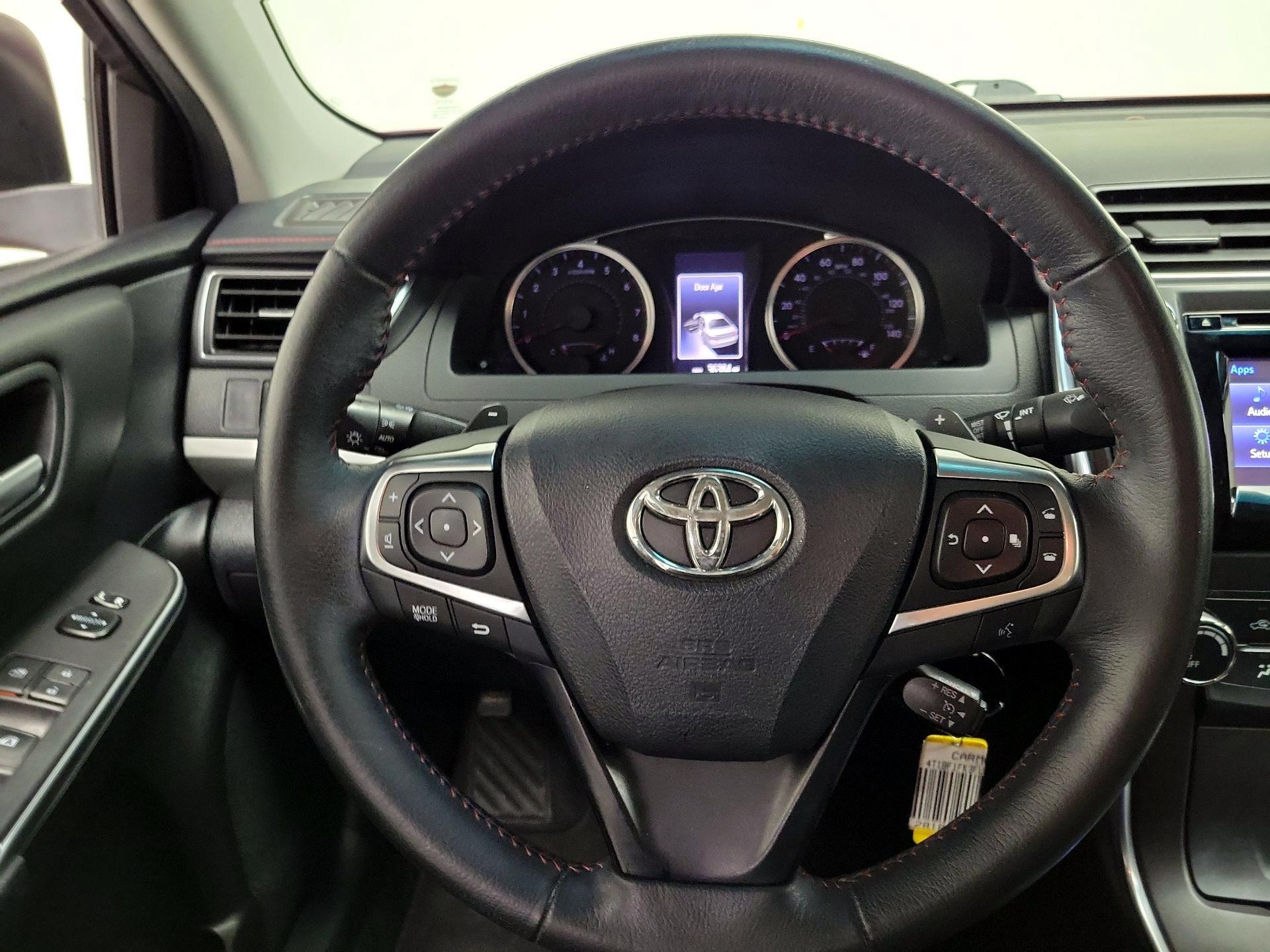 Thumbnail: 2015 Toyota Camry - 10