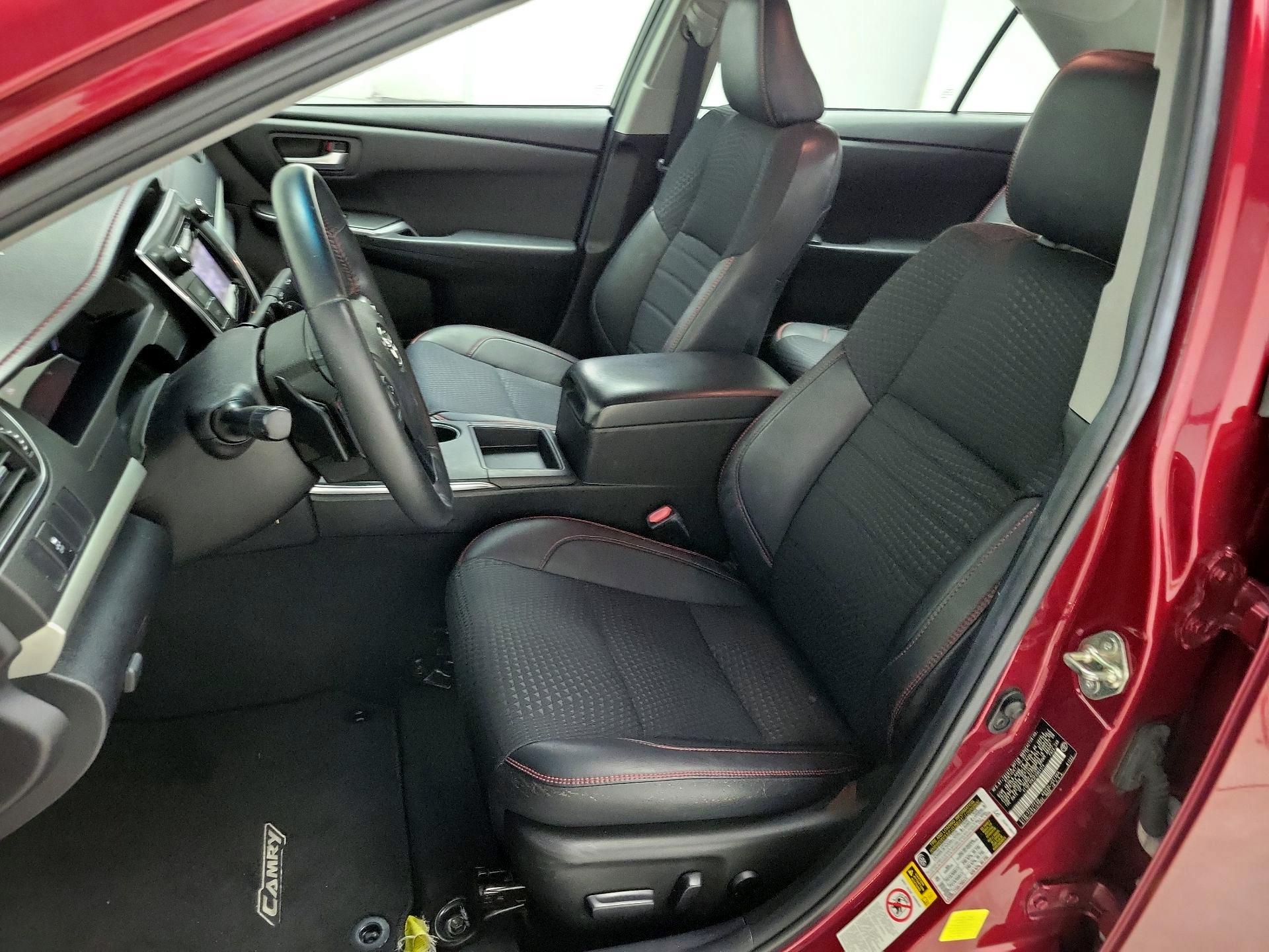 Thumbnail: 2015 Toyota Camry - 11