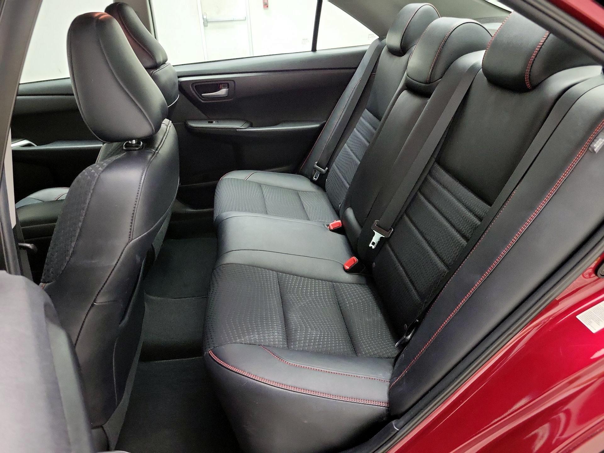 Thumbnail: 2015 Toyota Camry - 20