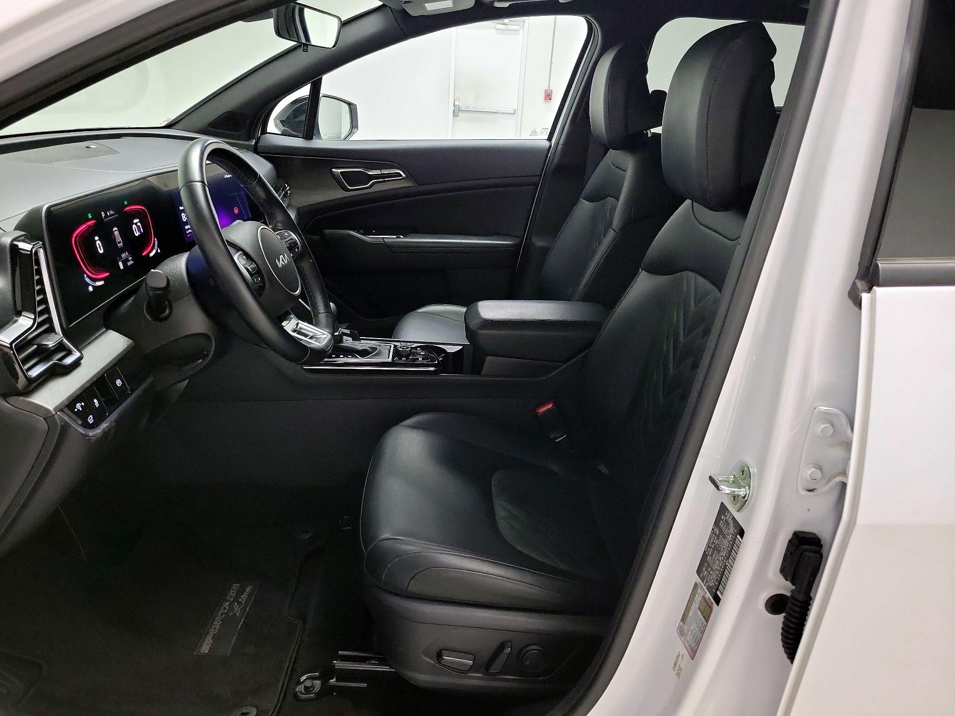 Thumbnail: 2023 Kia Sportage - 11