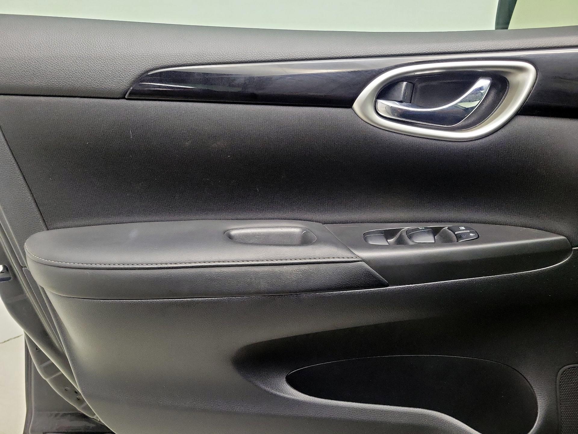 Thumbnail: 2019 Nissan Sentra - 12