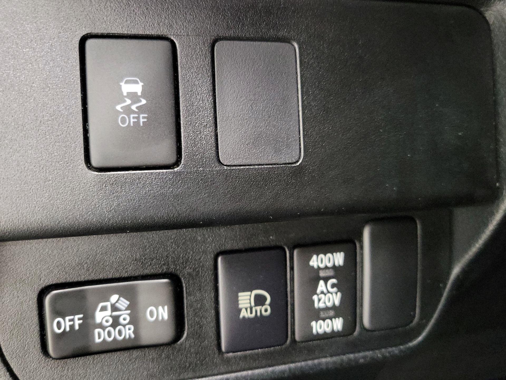 Thumbnail: 2020 Toyota Tacoma - 13