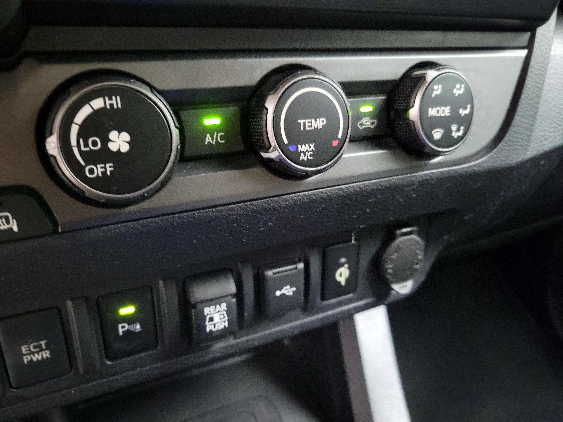 Thumbnail: 2020 Toyota Tacoma - 16