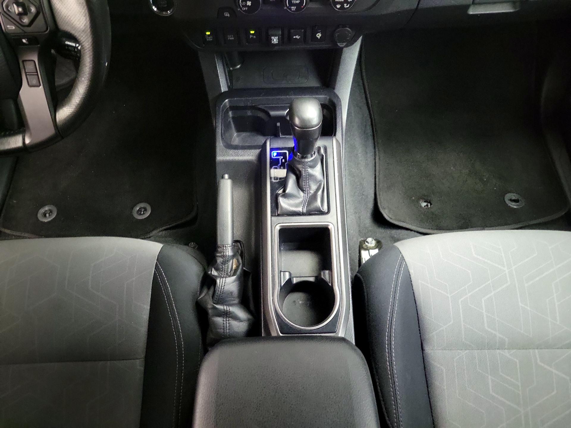 Thumbnail: 2020 Toyota Tacoma - 17