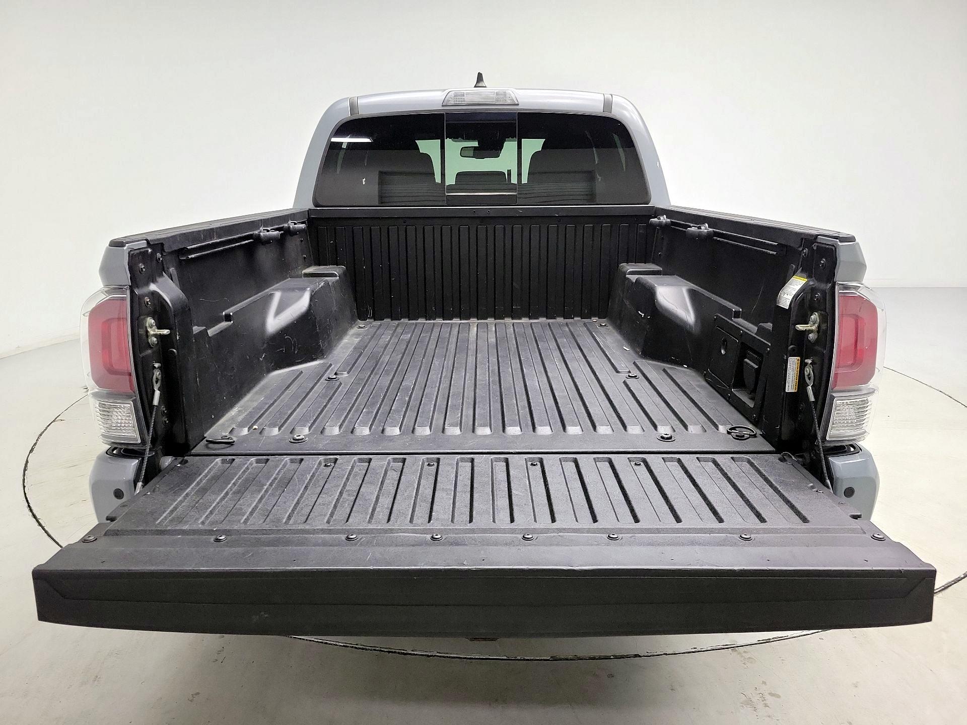 Thumbnail: 2020 Toyota Tacoma - 20