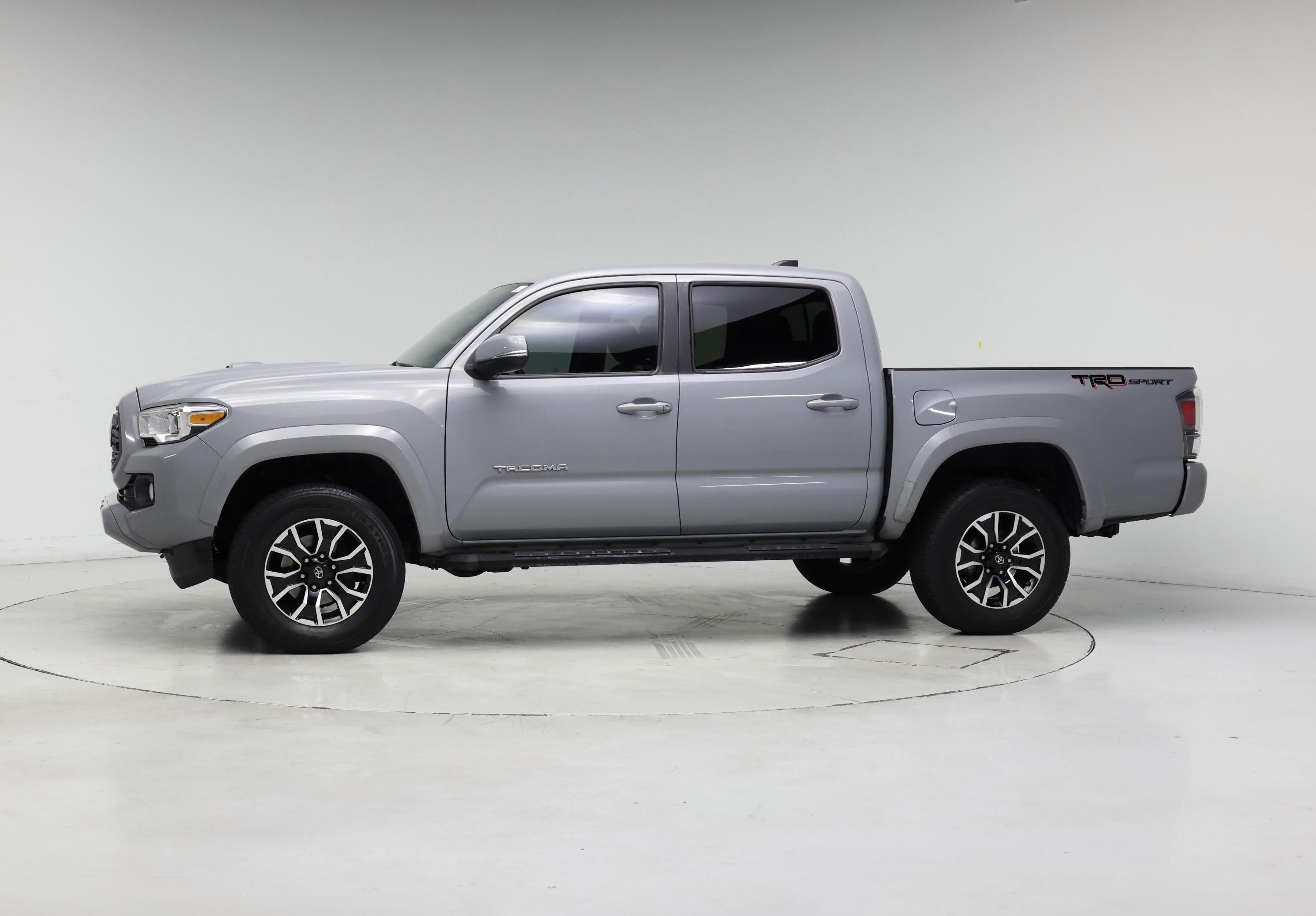Thumbnail: 2020 Toyota Tacoma - 3