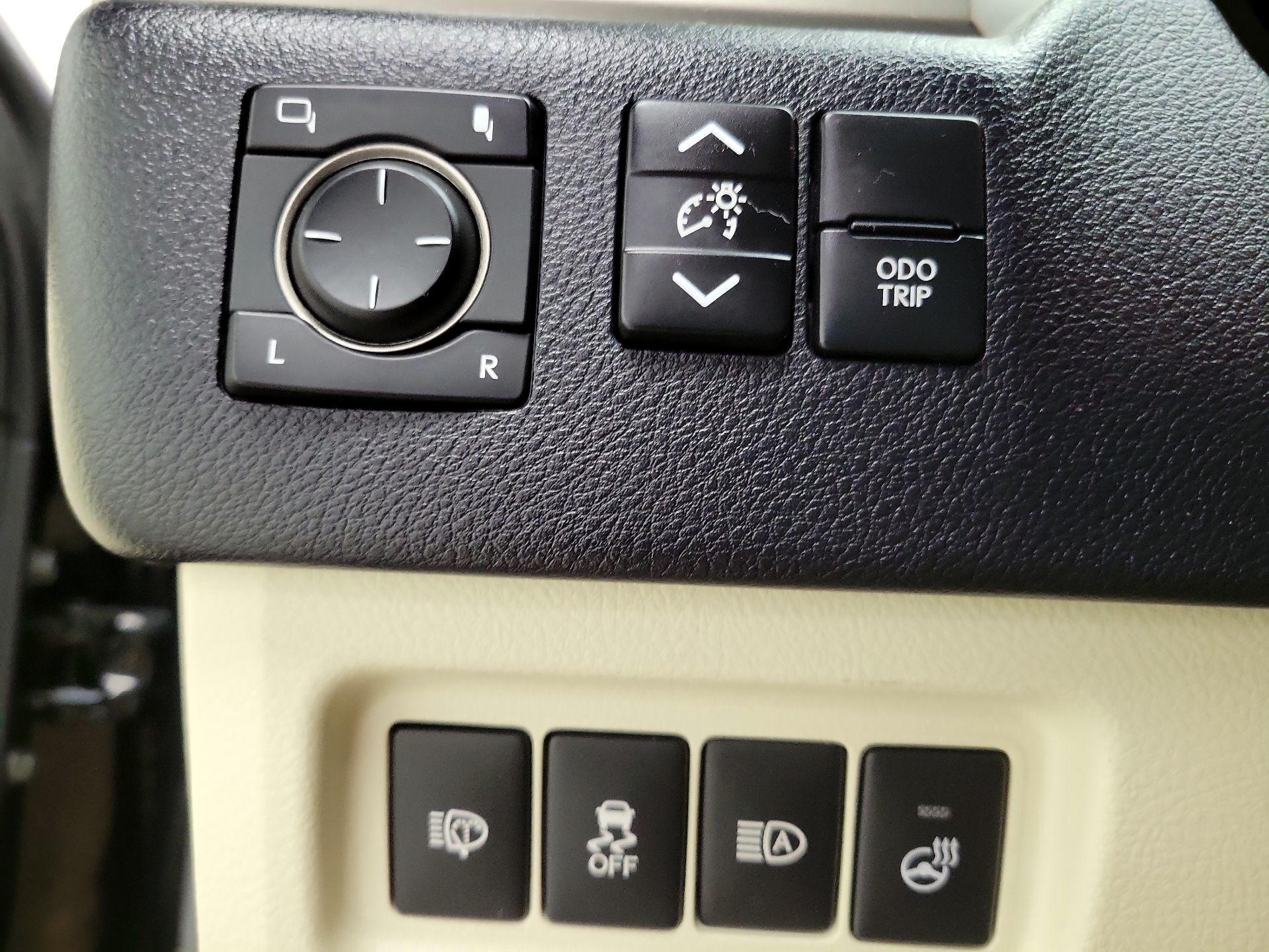 Thumbnail: 2021 Lexus GX - 13