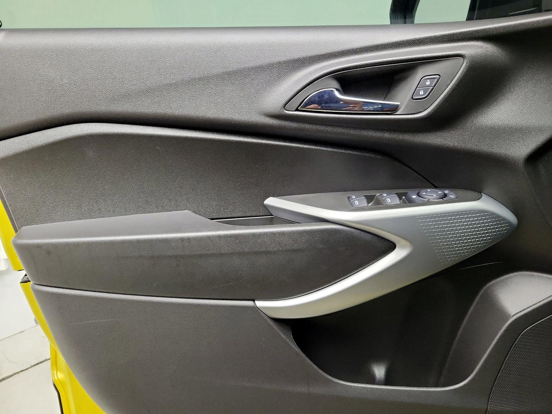 Thumbnail: 2025 Chevrolet Trax - 12