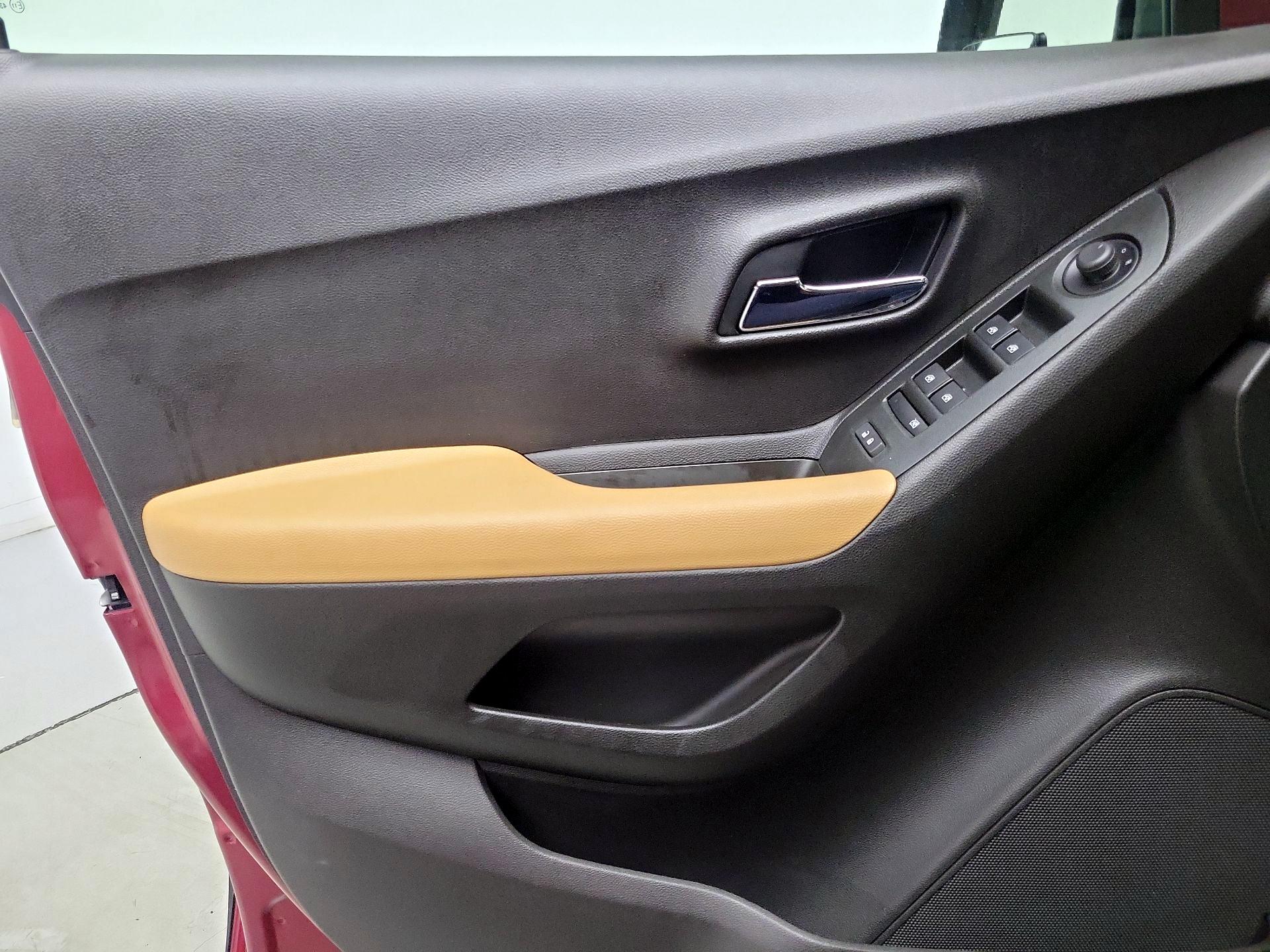 Thumbnail: 2018 Chevrolet Trax - 12