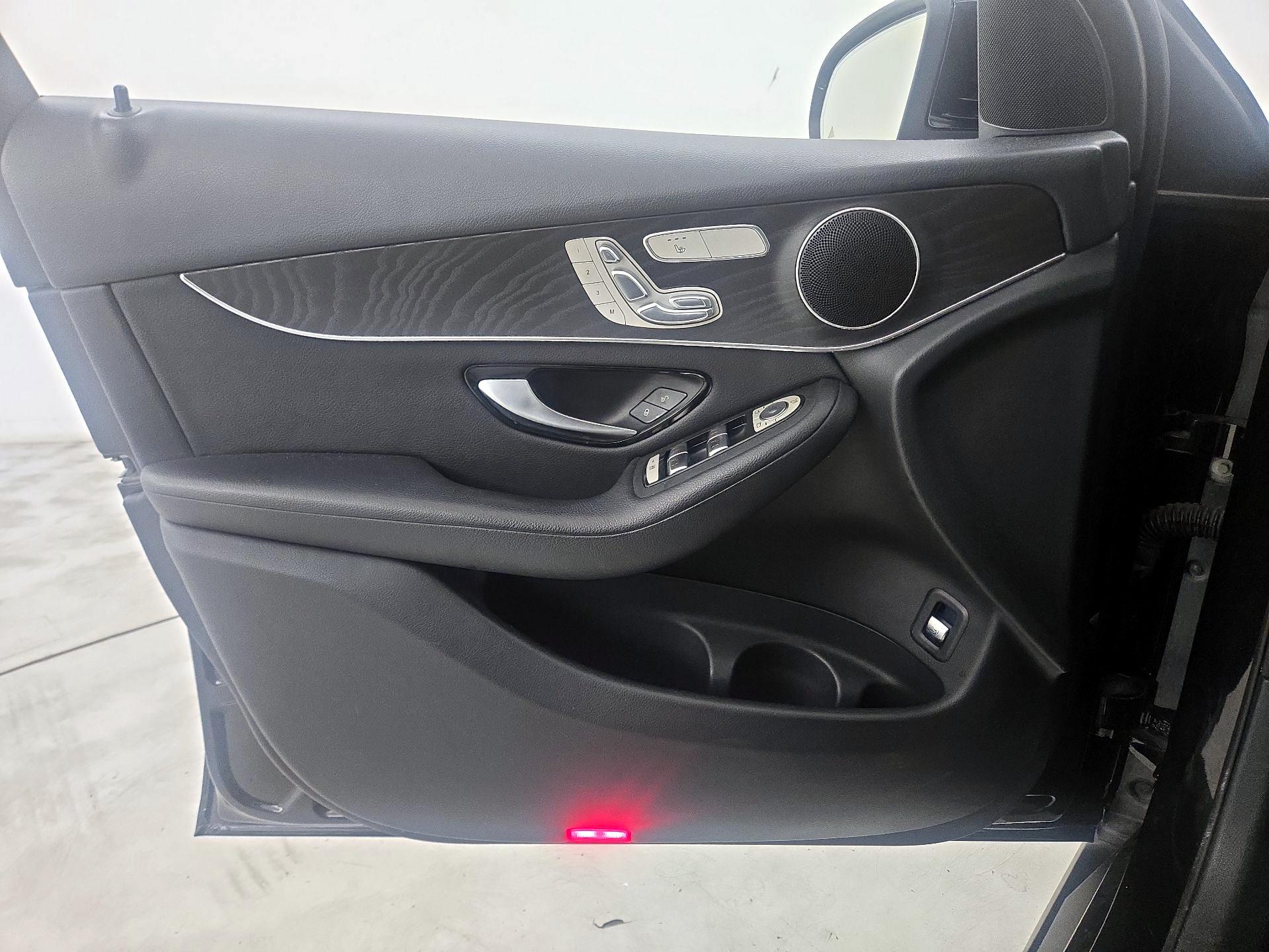 Thumbnail: 2018 Mercedes-Benz GLC - 12