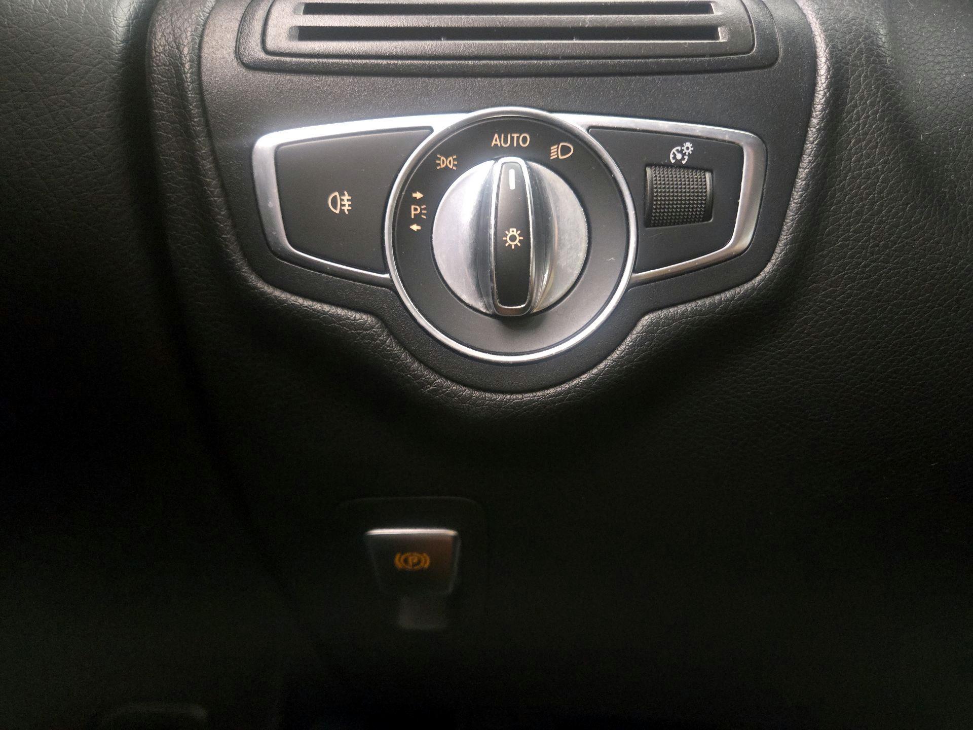 Thumbnail: 2018 Mercedes-Benz GLC - 13