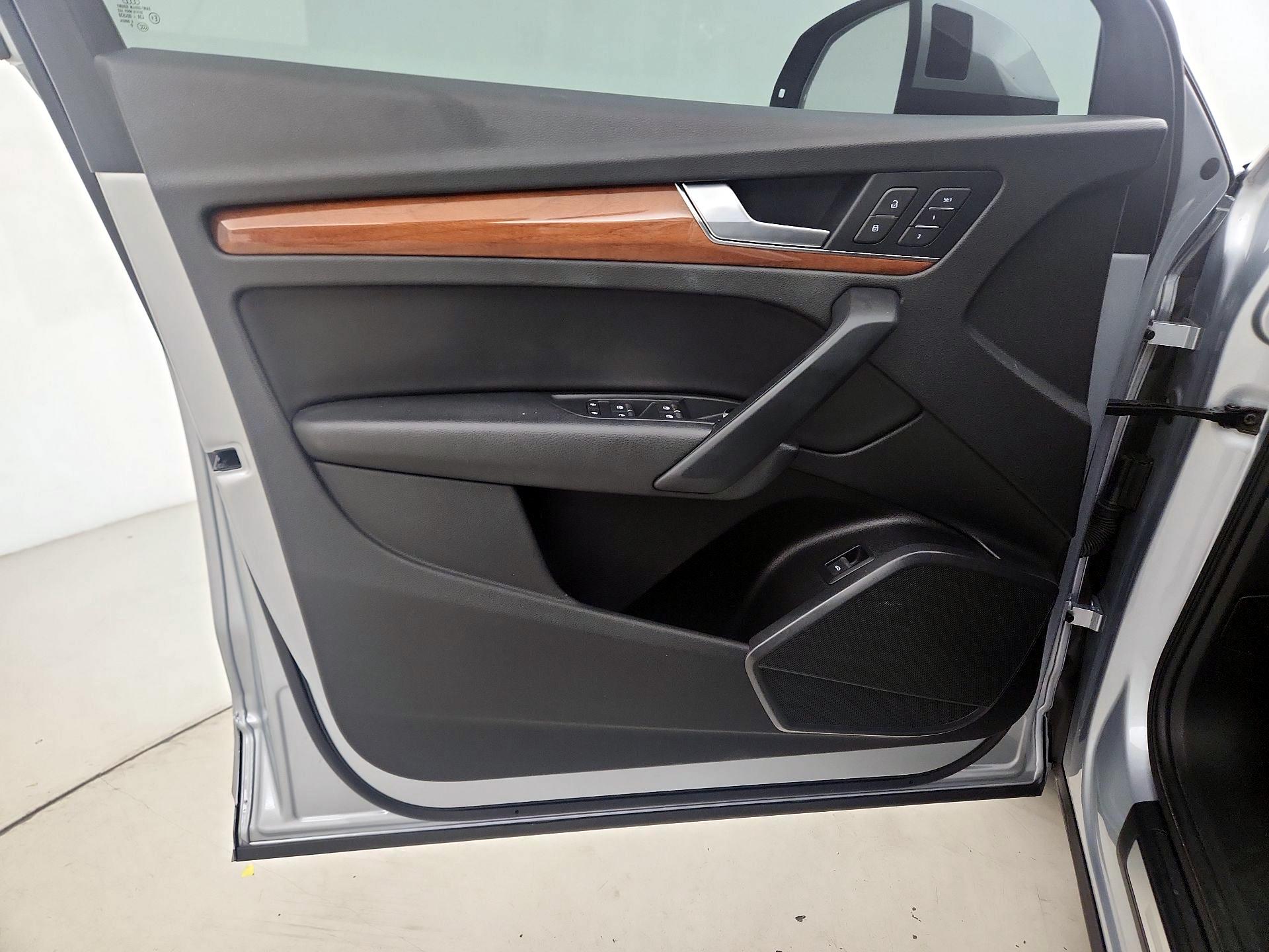 Thumbnail: 2021 Audi Q5 - 12