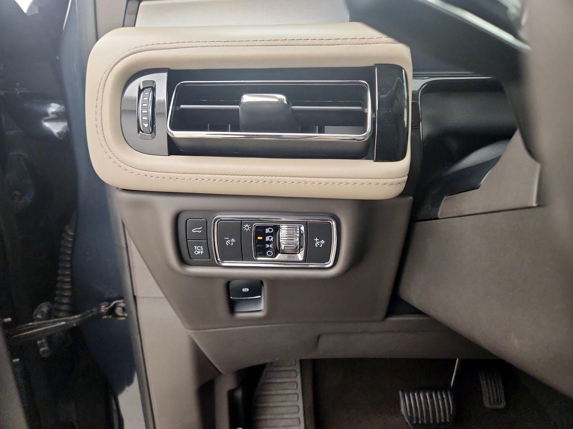 Thumbnail: 2022 Lincoln Nautilus - 13