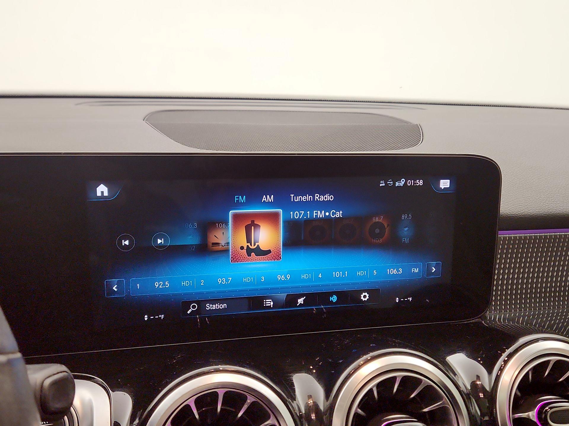 Thumbnail: 2022 Mercedes-Benz GLB - 15