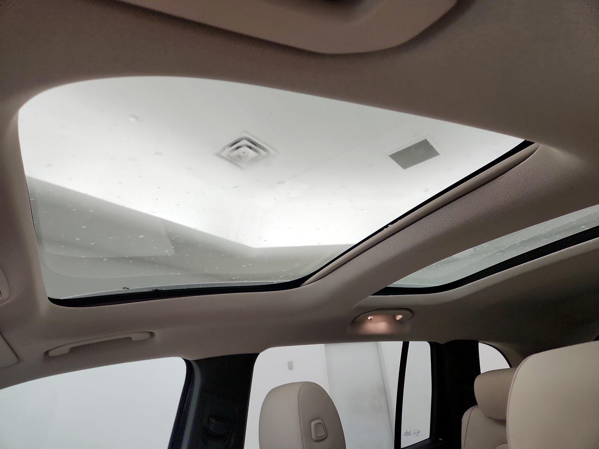 Thumbnail: 2022 Mercedes-Benz GLB - 19