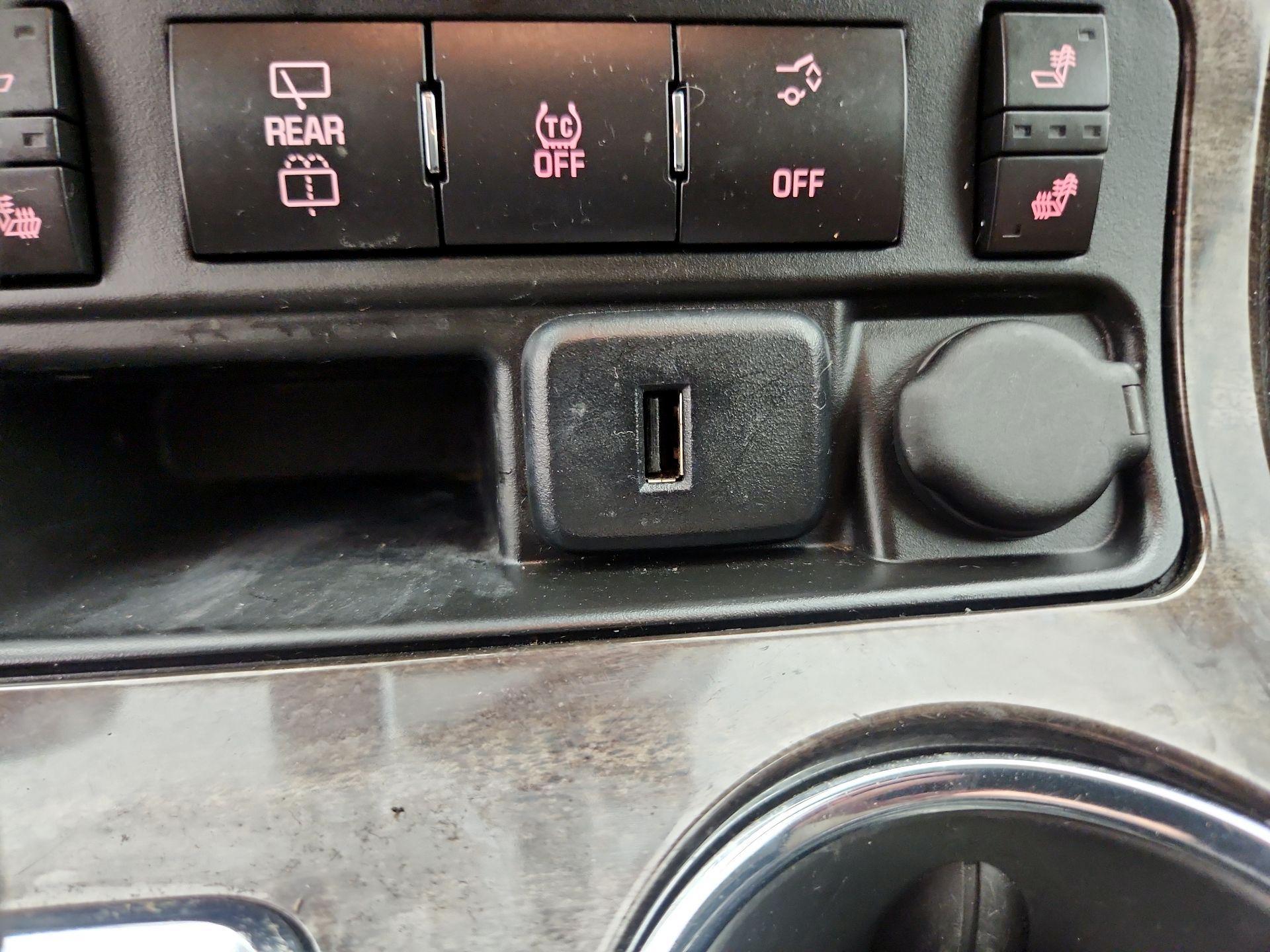 Thumbnail: 2016 GMC Acadia - 19