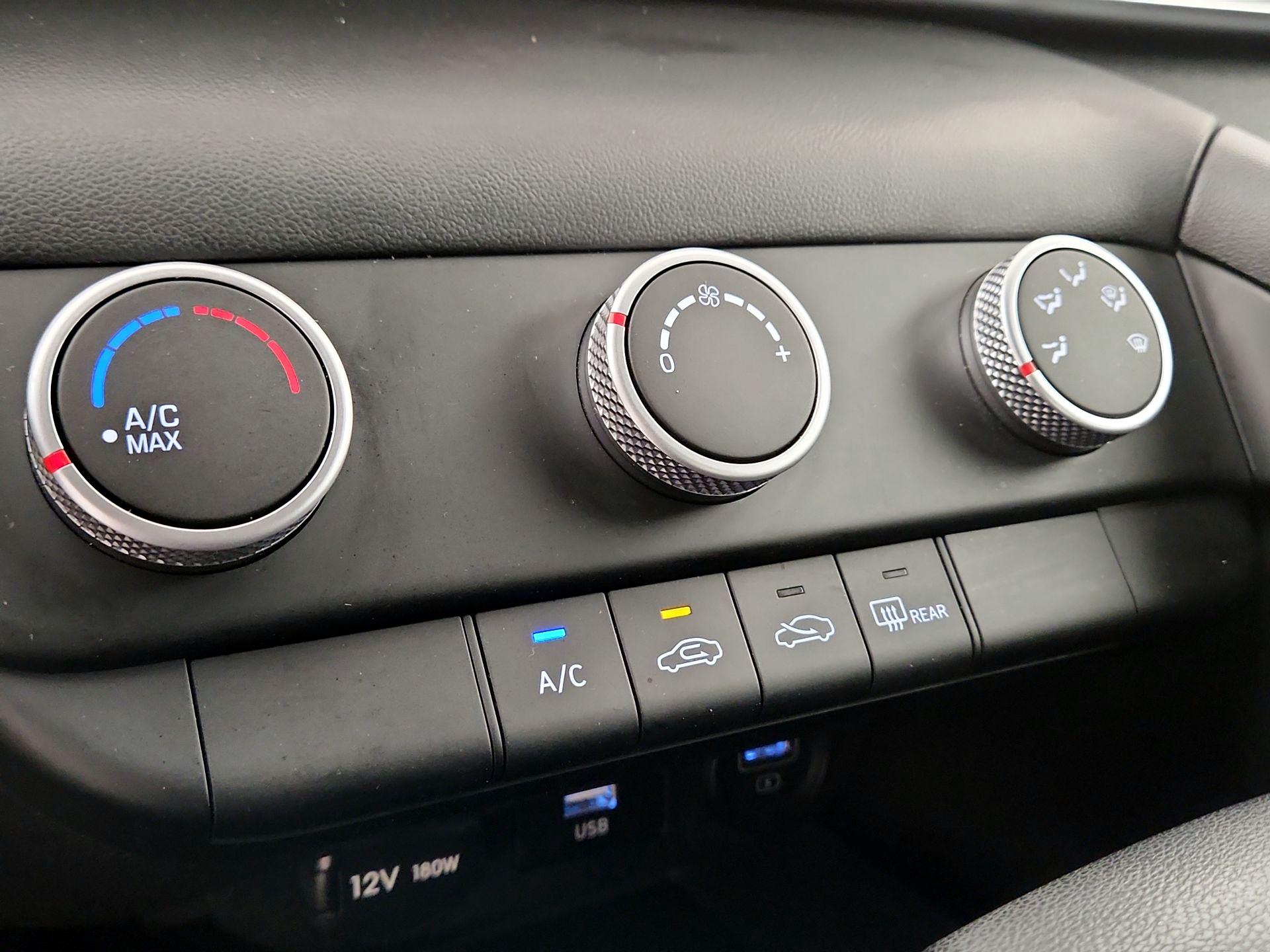 Thumbnail: 2022 Hyundai Elantra - 16