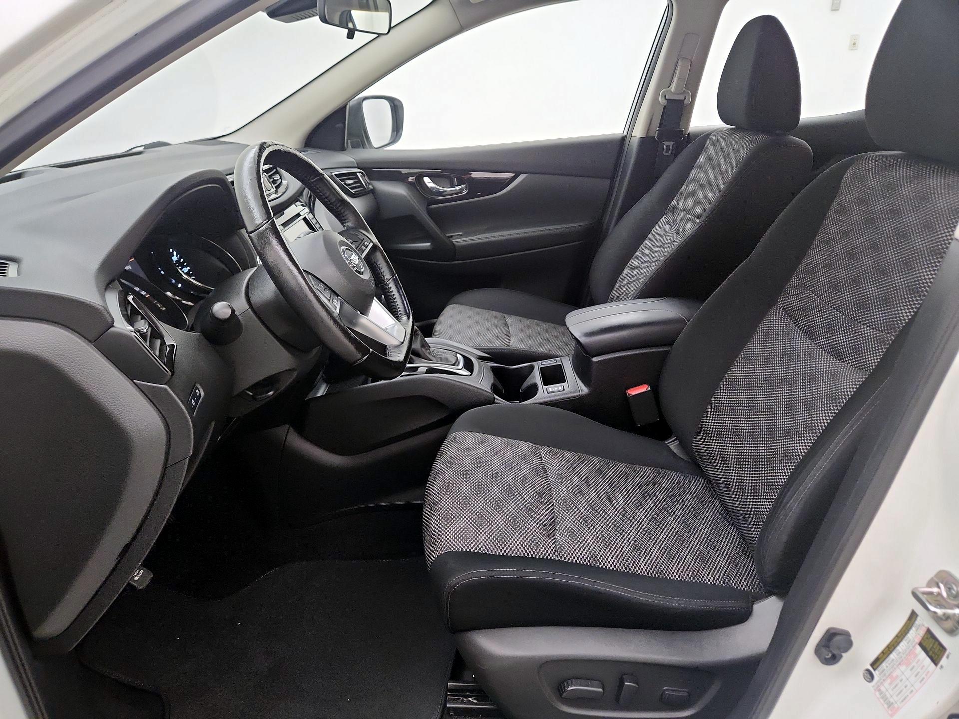 Thumbnail: 2021 Nissan Rogue Sport - 11