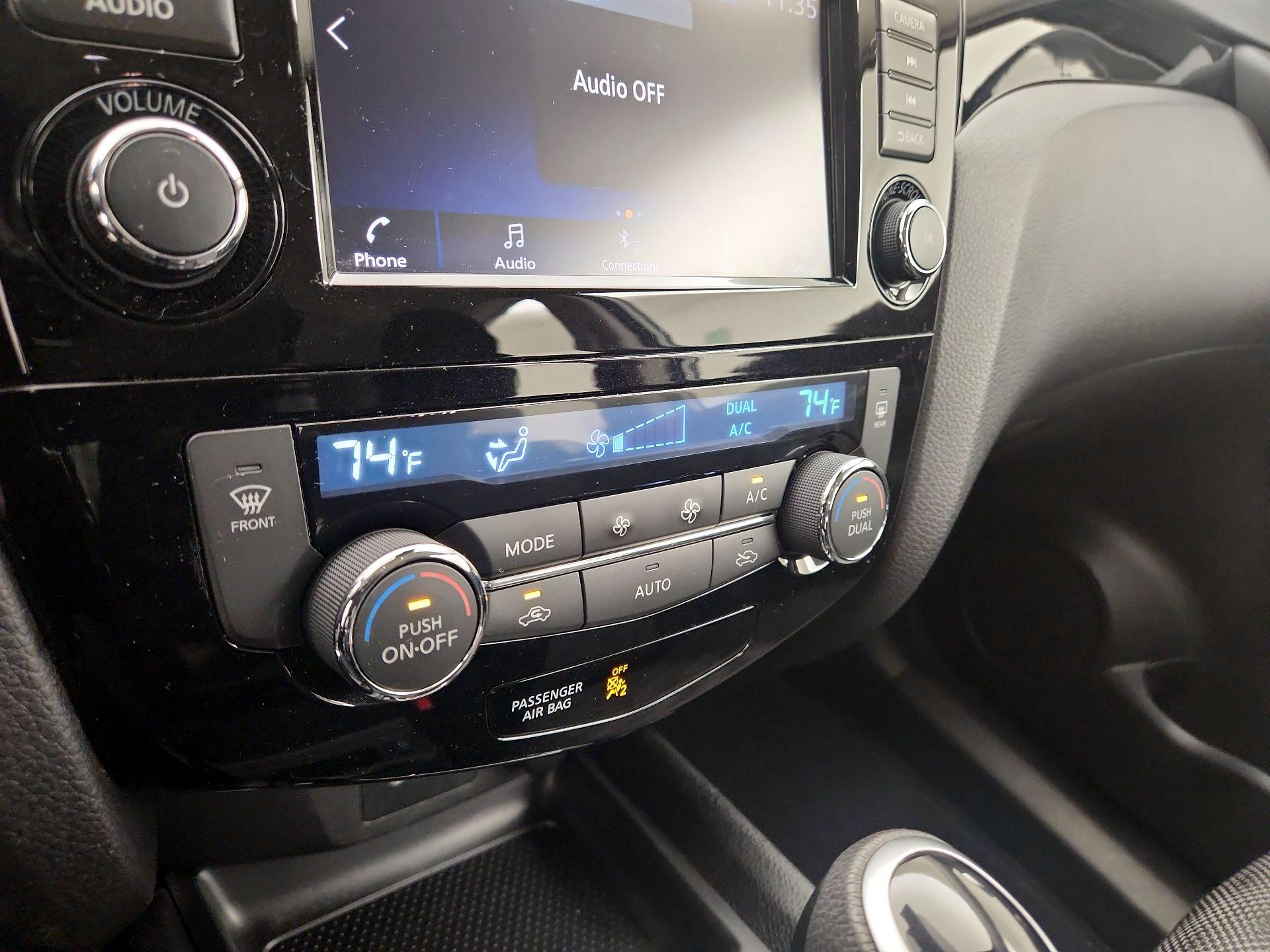 Thumbnail: 2021 Nissan Rogue Sport - 16