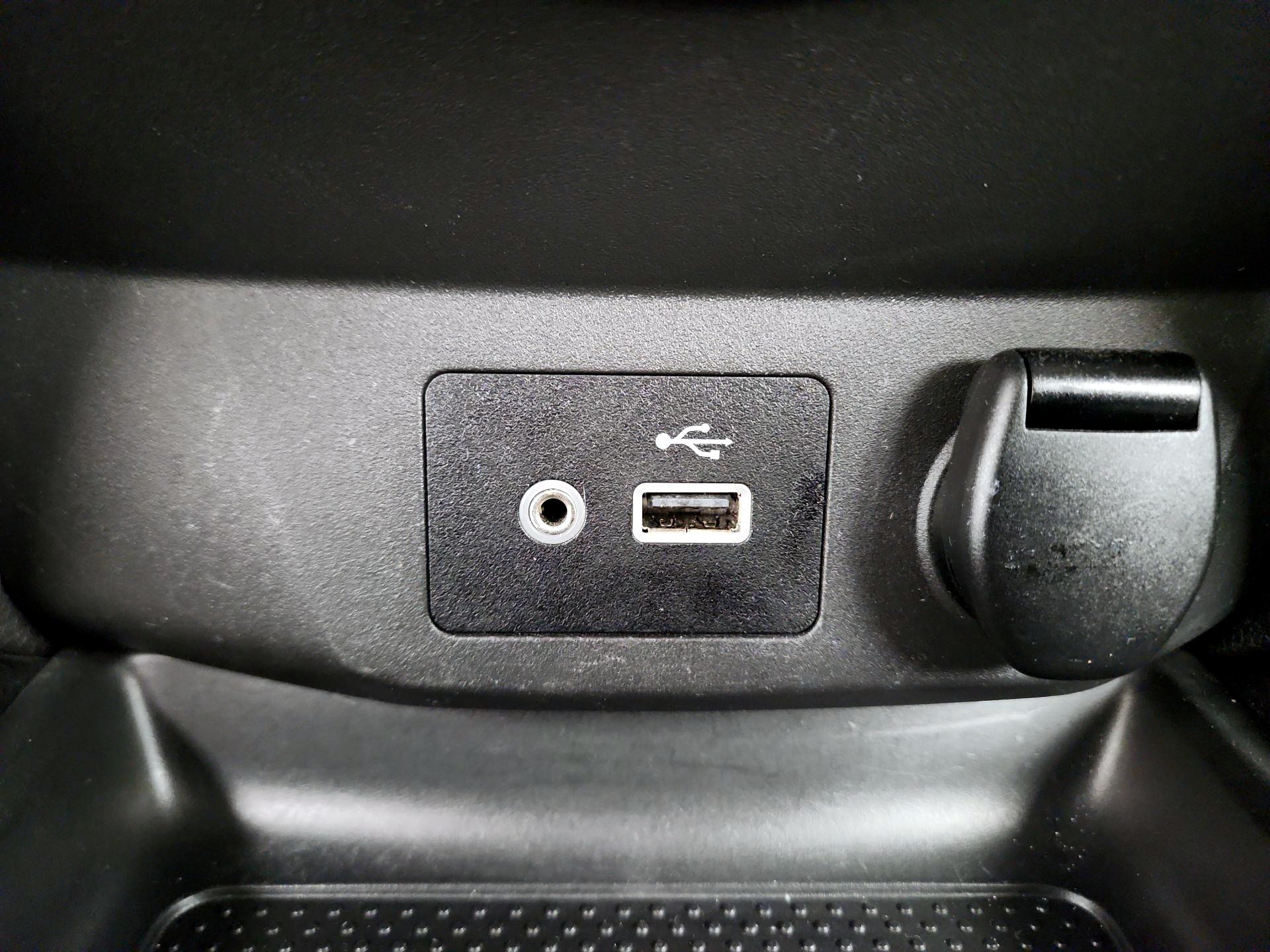 Thumbnail: 2021 Nissan Rogue Sport - 18