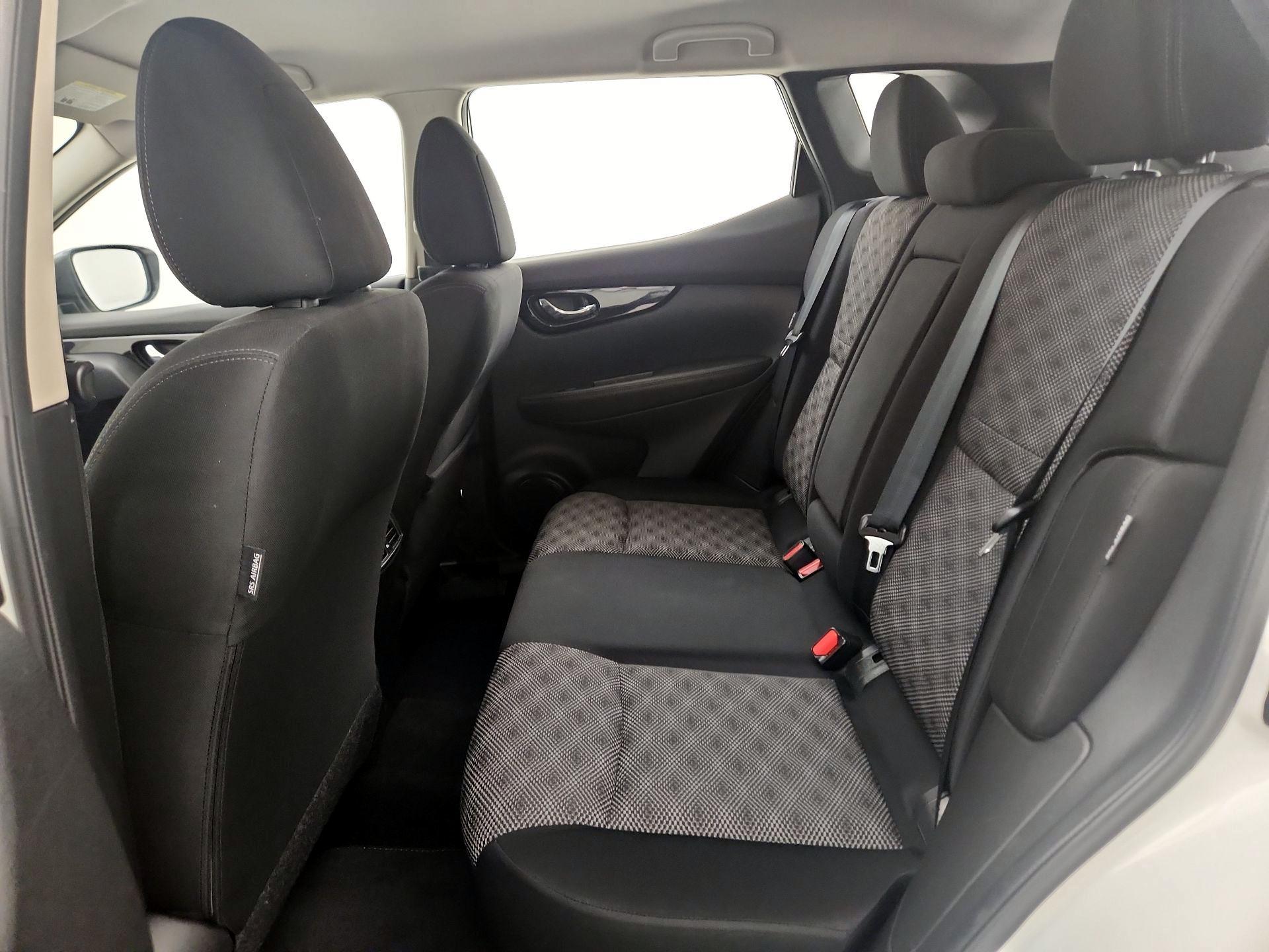 Thumbnail: 2021 Nissan Rogue Sport - 19