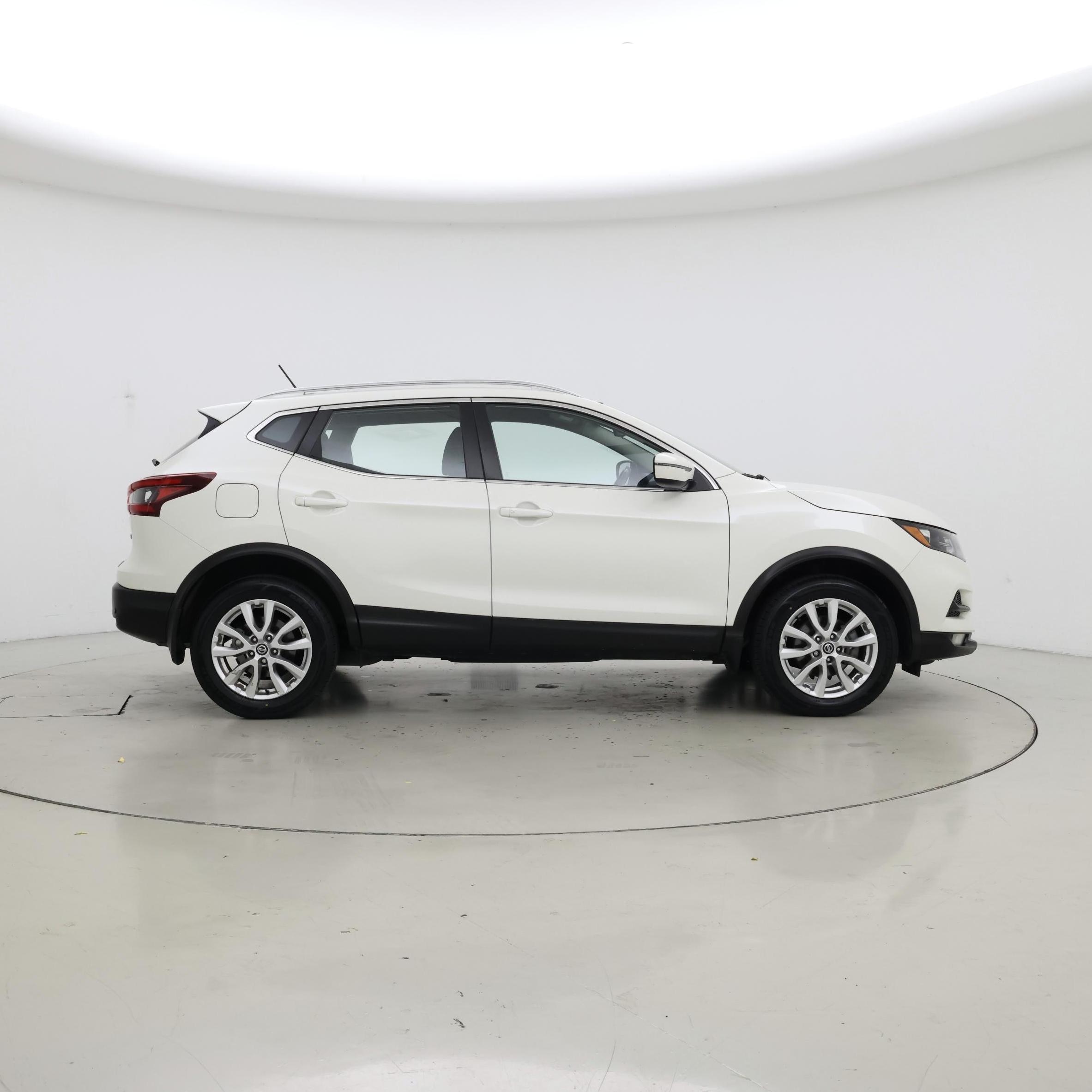 Thumbnail: 2021 Nissan Rogue Sport - 7