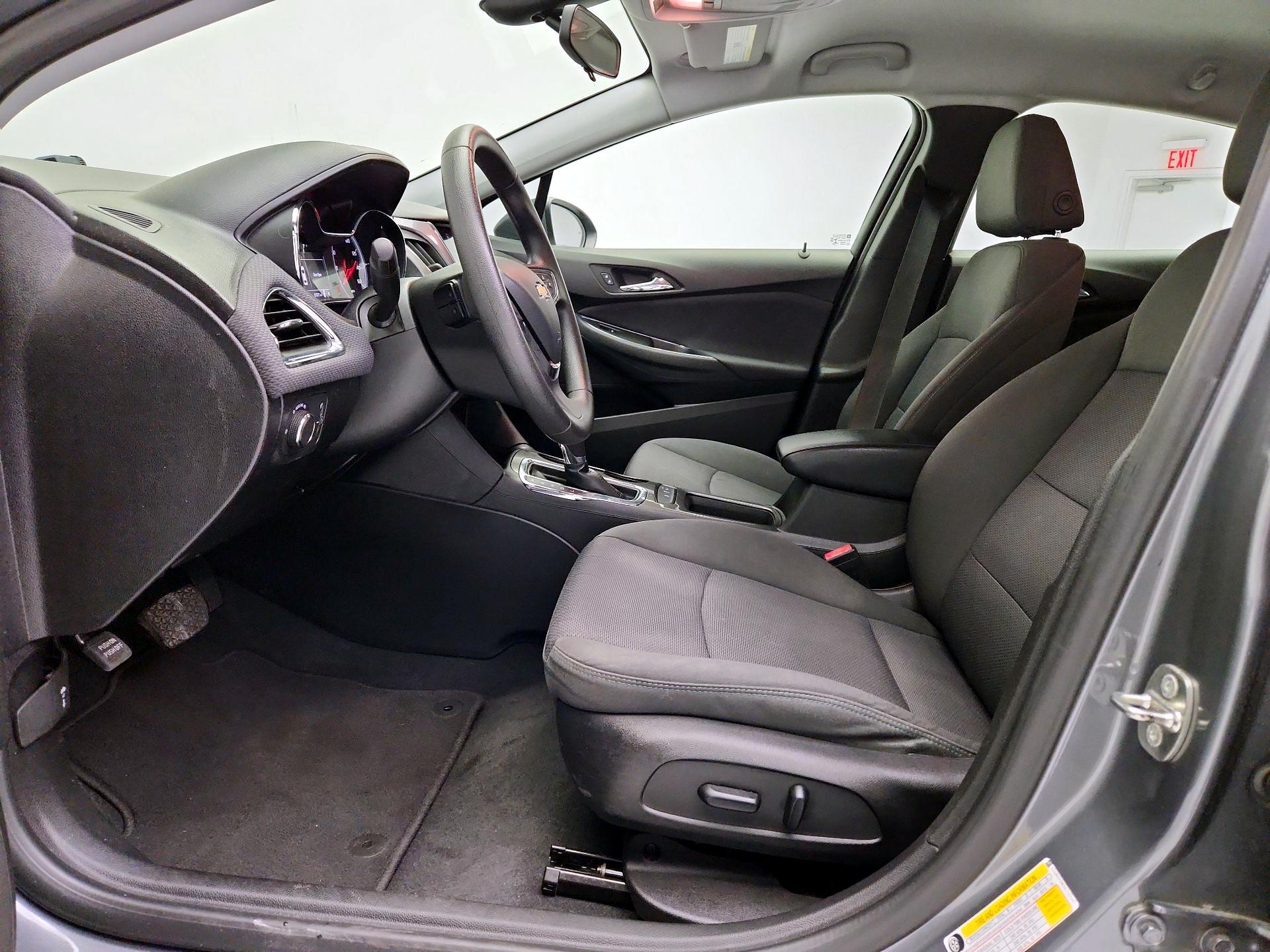 Thumbnail: 2019 Chevrolet Cruze - 11