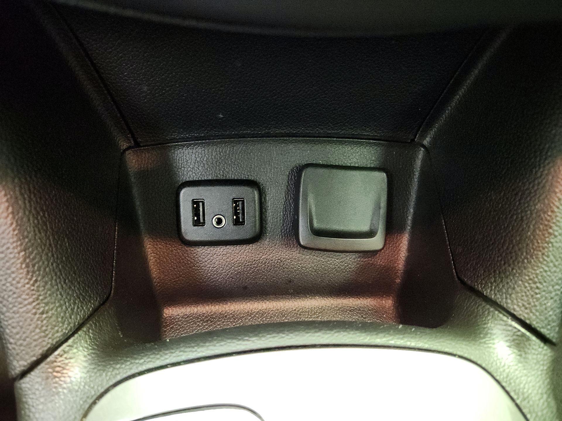 Thumbnail: 2019 Chevrolet Cruze - 18