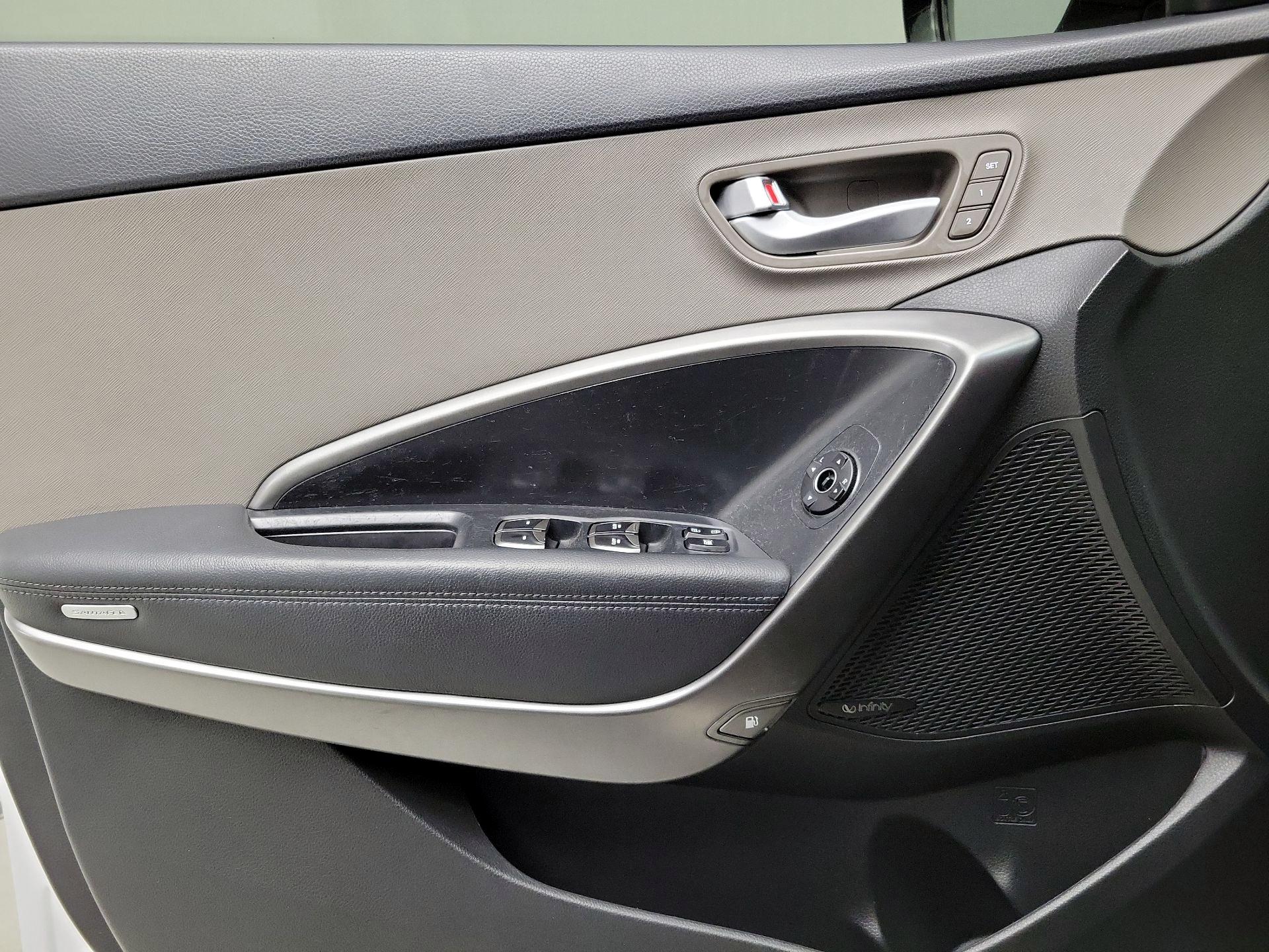 Thumbnail: 2017 Hyundai Santa Fe - 12