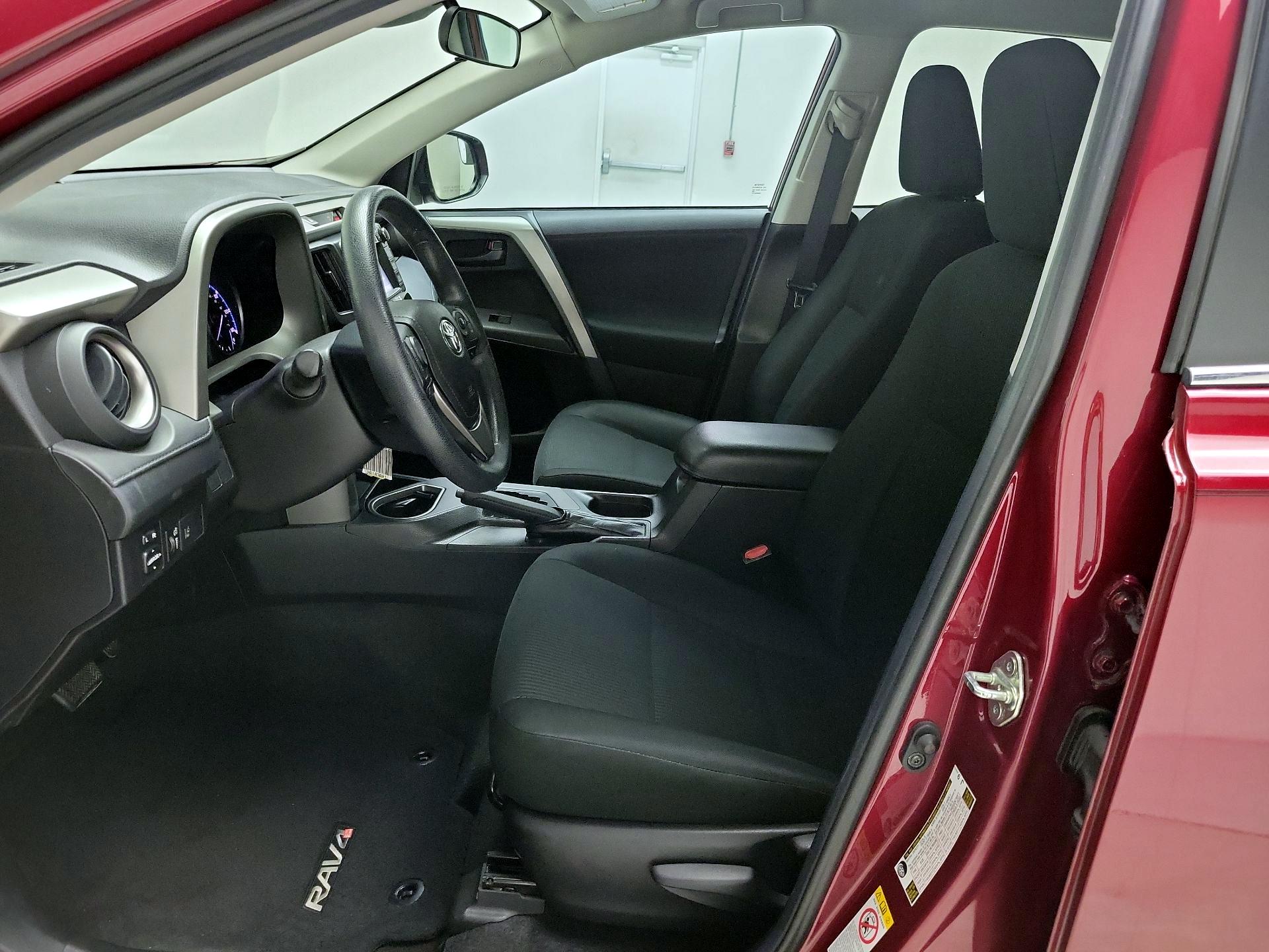 Thumbnail: 2018 Toyota RAV4 - 11