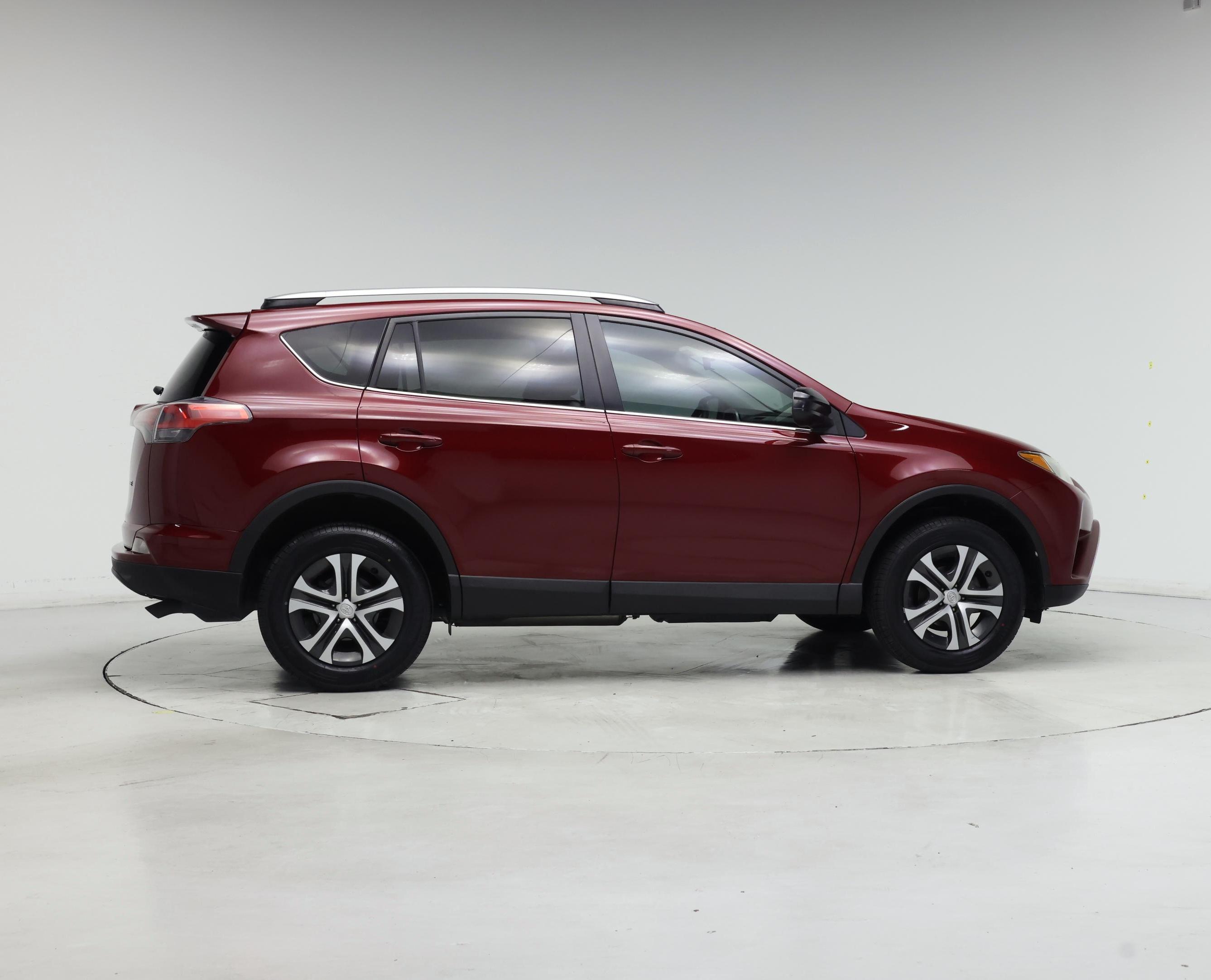 Thumbnail: 2018 Toyota RAV4 - 7