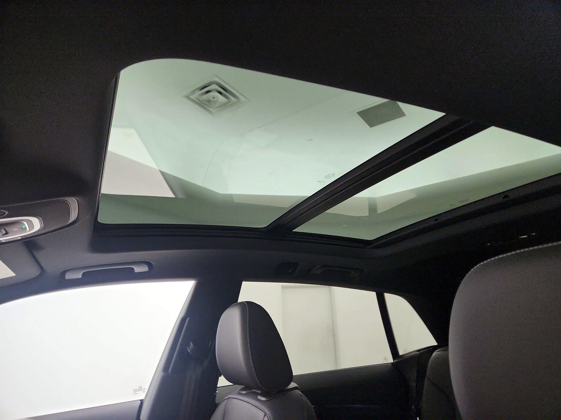 Thumbnail: 2021 Audi Q8 - 20