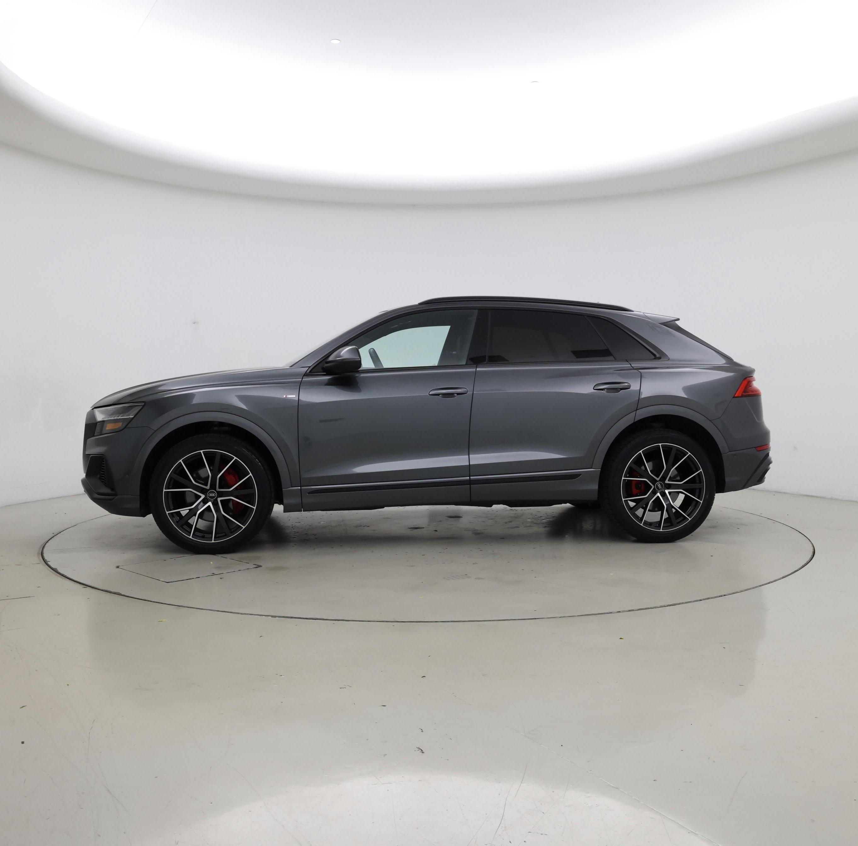 Thumbnail: 2021 Audi Q8 - 3