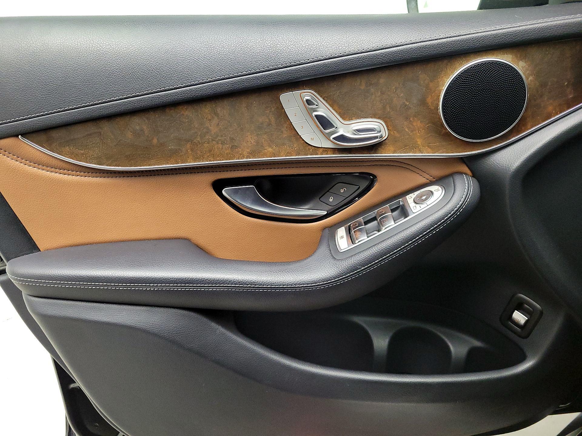 Thumbnail: 2018 Mercedes-Benz GLC - 12