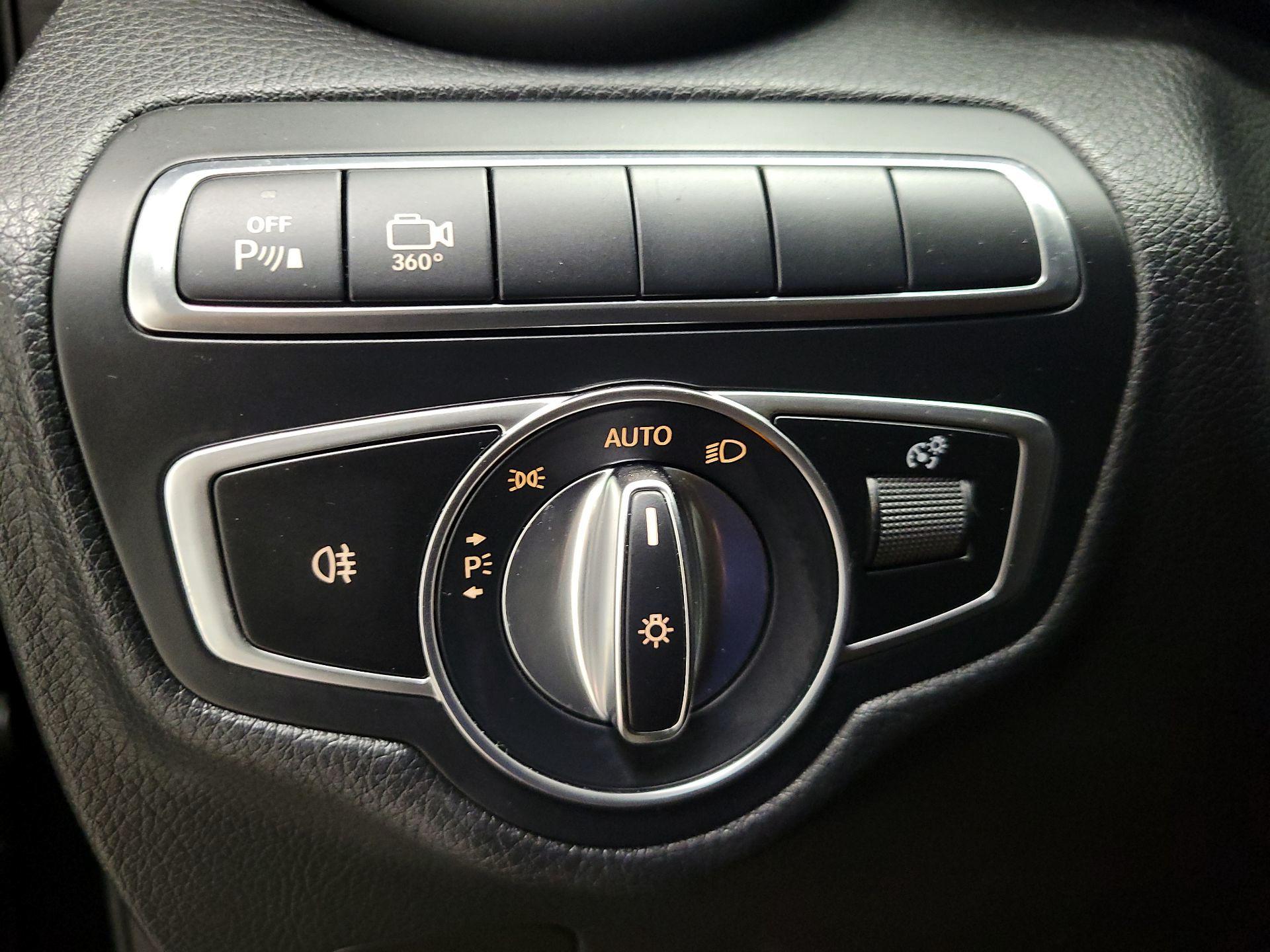 Thumbnail: 2018 Mercedes-Benz GLC - 13