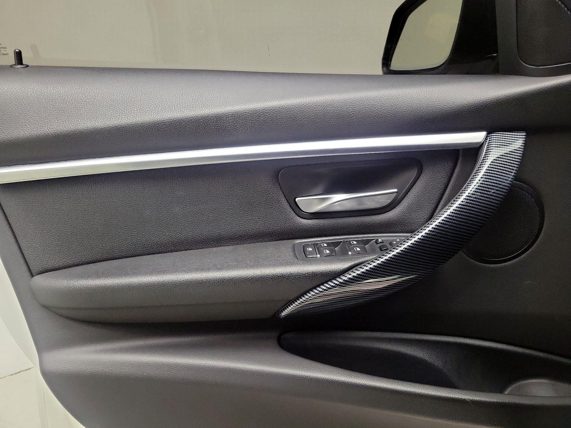 Thumbnail: 2018 BMW 3 Series - 12