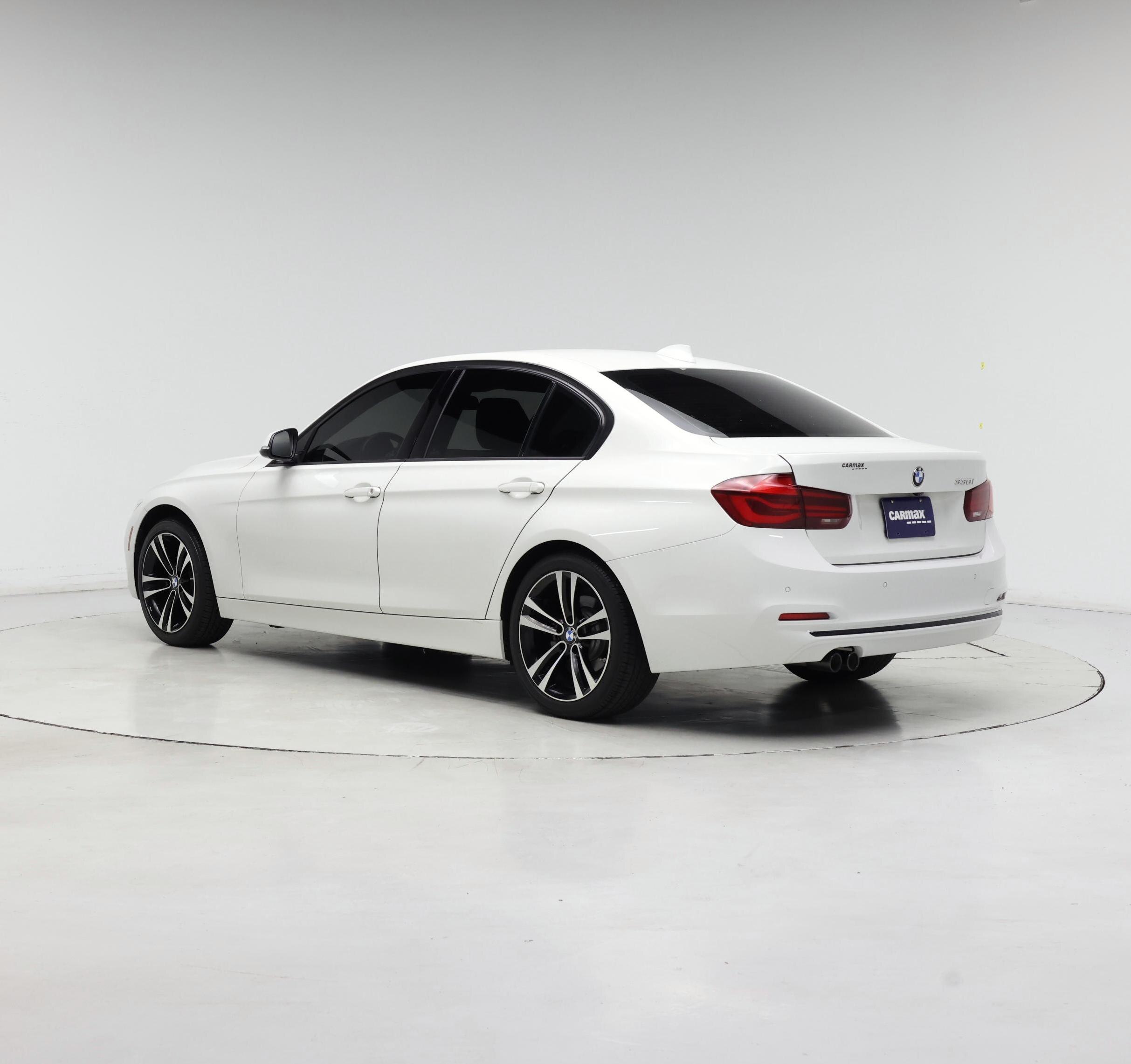 Thumbnail: 2018 BMW 3 Series - 2