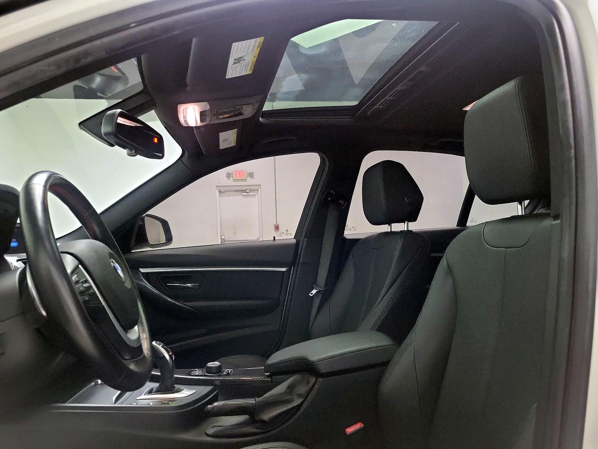 Thumbnail: 2018 BMW 3 Series - 19