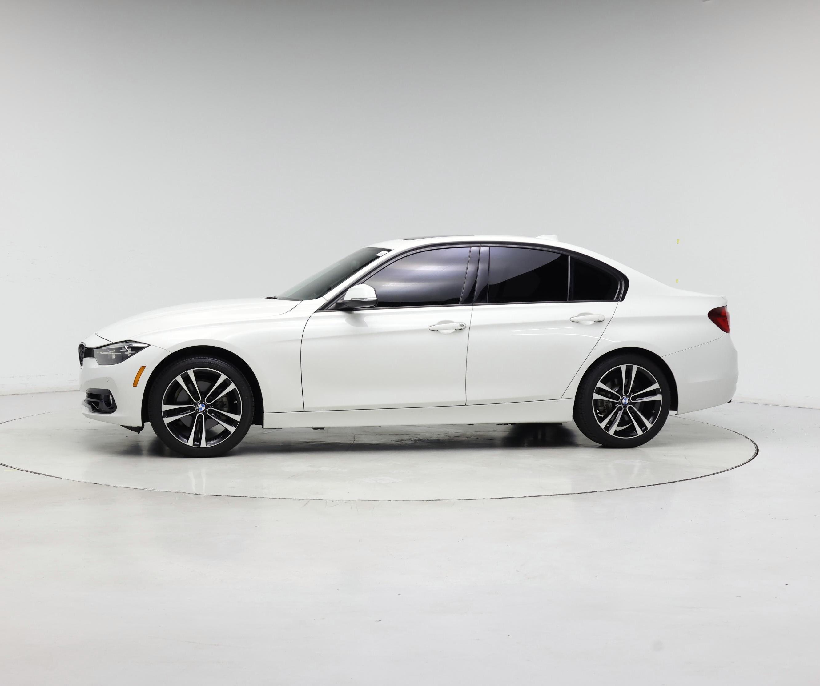 Thumbnail: 2018 BMW 3 Series - 3