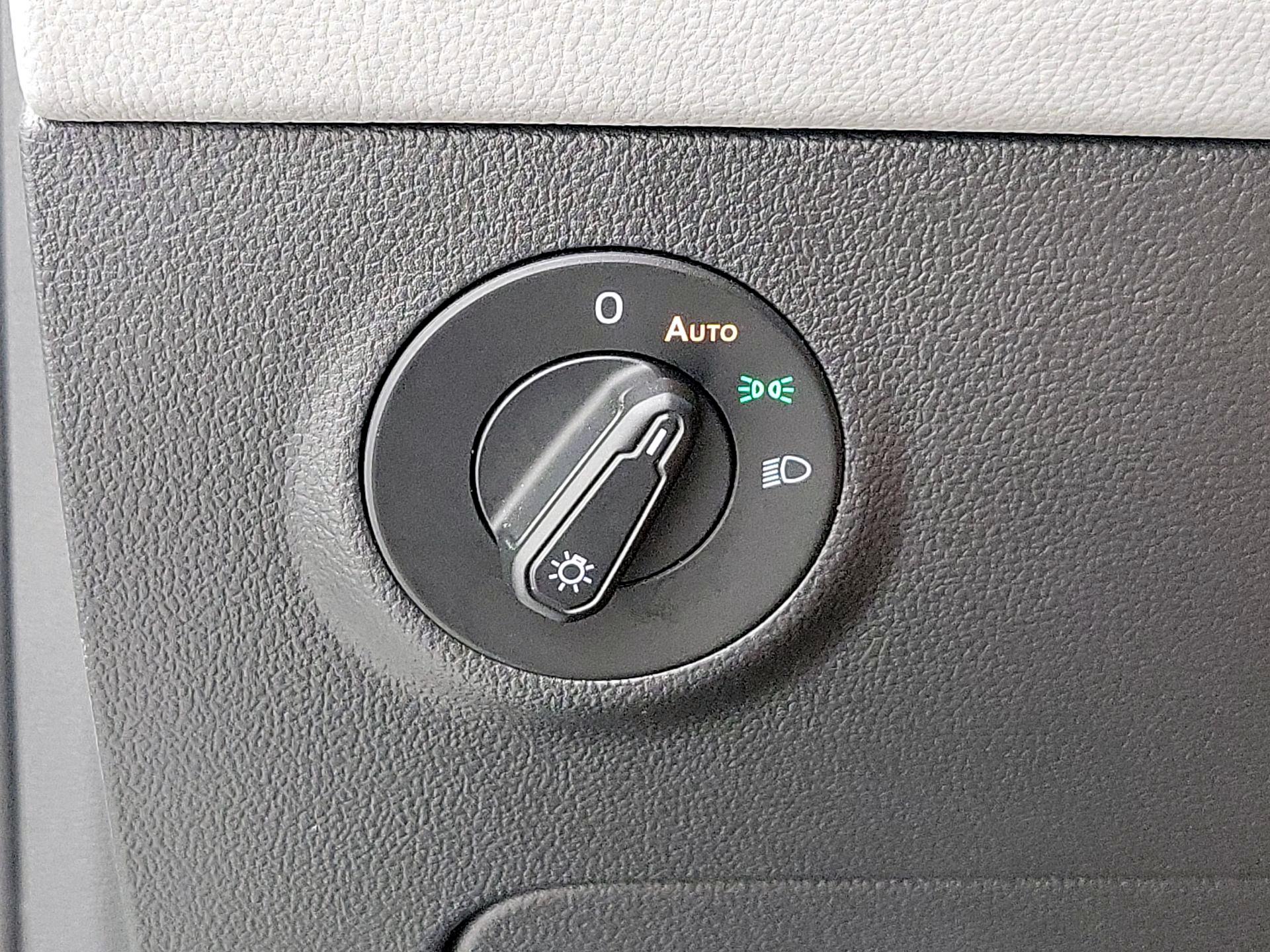 Thumbnail: 2022 Volkswagen Taos - 13