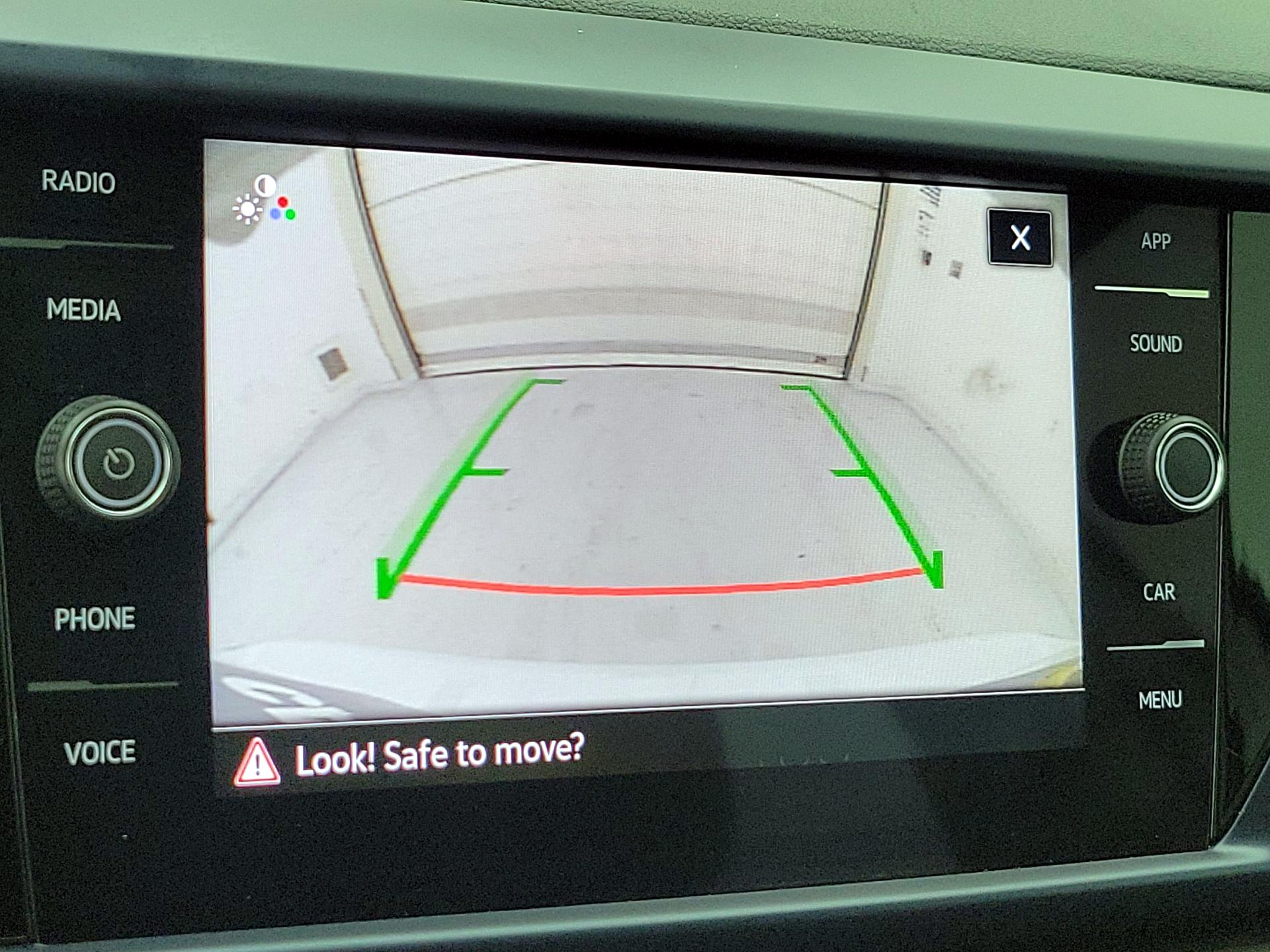 Thumbnail: 2022 Volkswagen Taos - 14