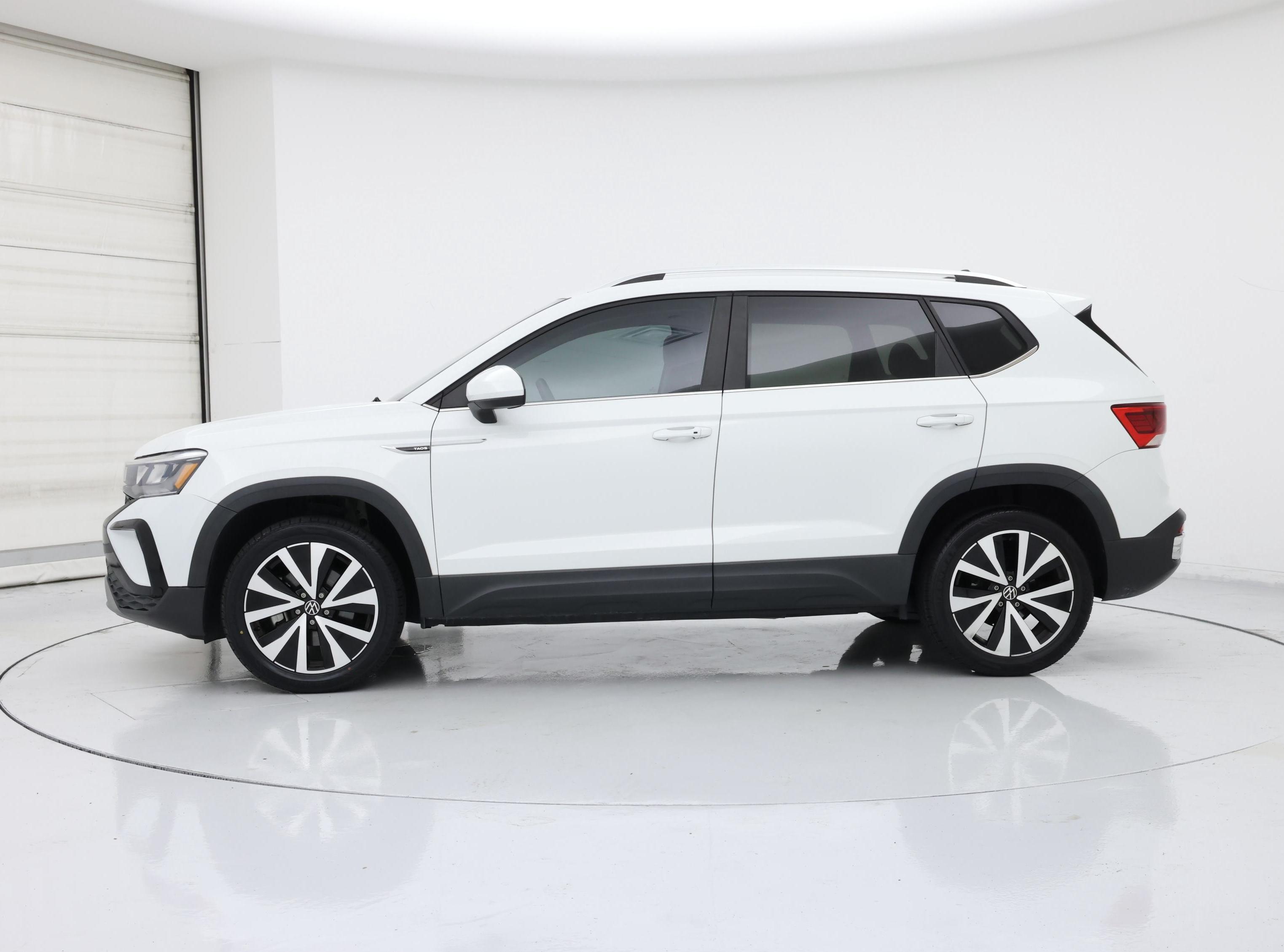 Thumbnail: 2022 Volkswagen Taos - 3