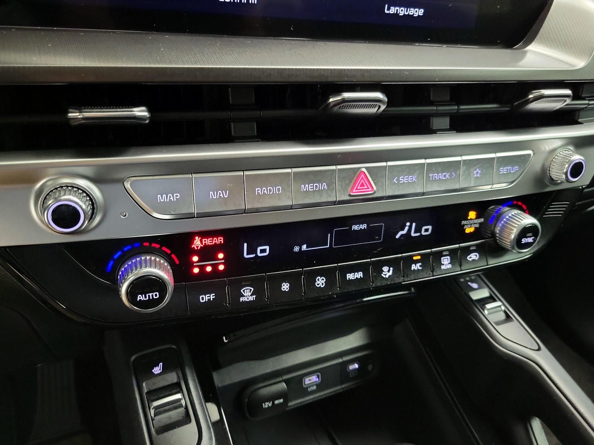 Thumbnail: 2023 Kia Telluride - 17