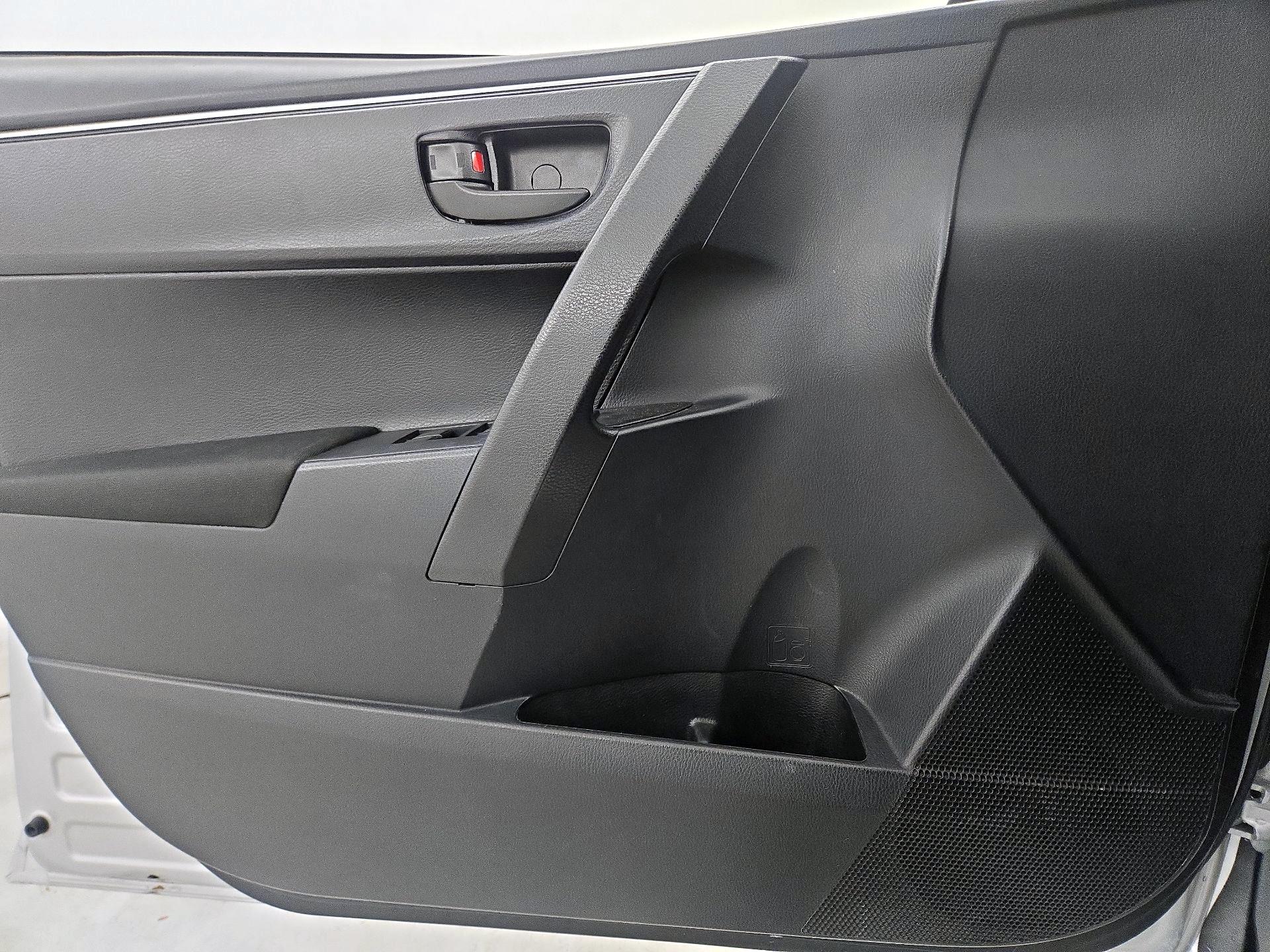 Thumbnail: 2015 Toyota Corolla - 12