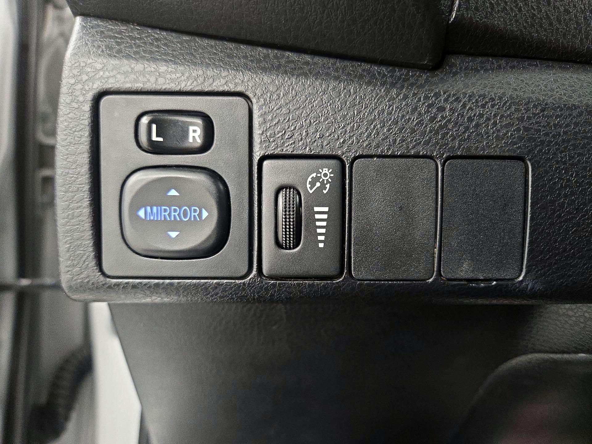 Thumbnail: 2015 Toyota Corolla - 13