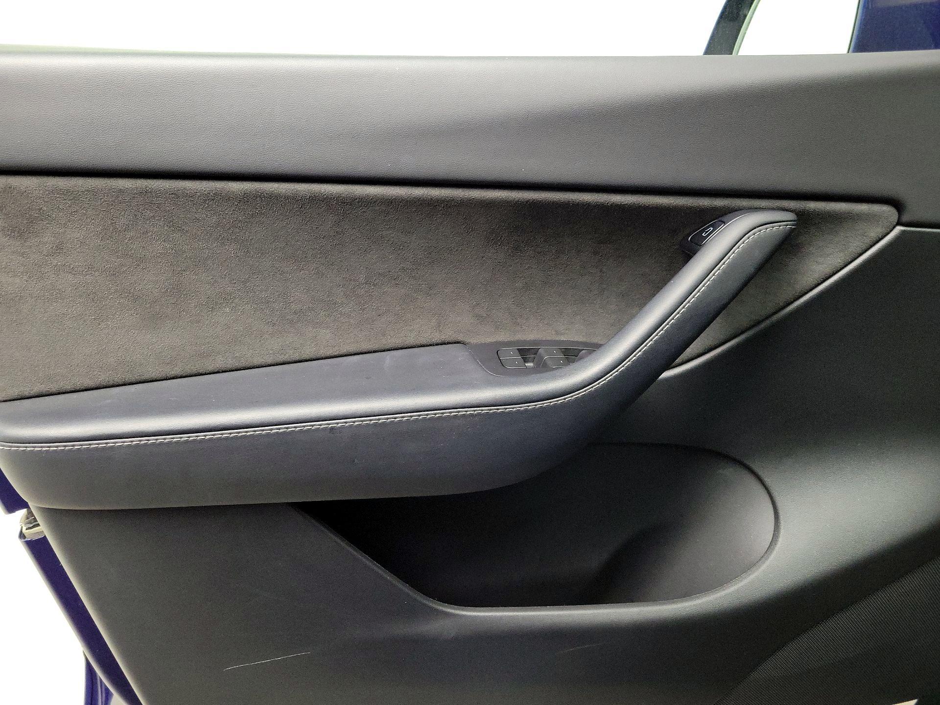 Thumbnail: 2022 Tesla Model Y - 12