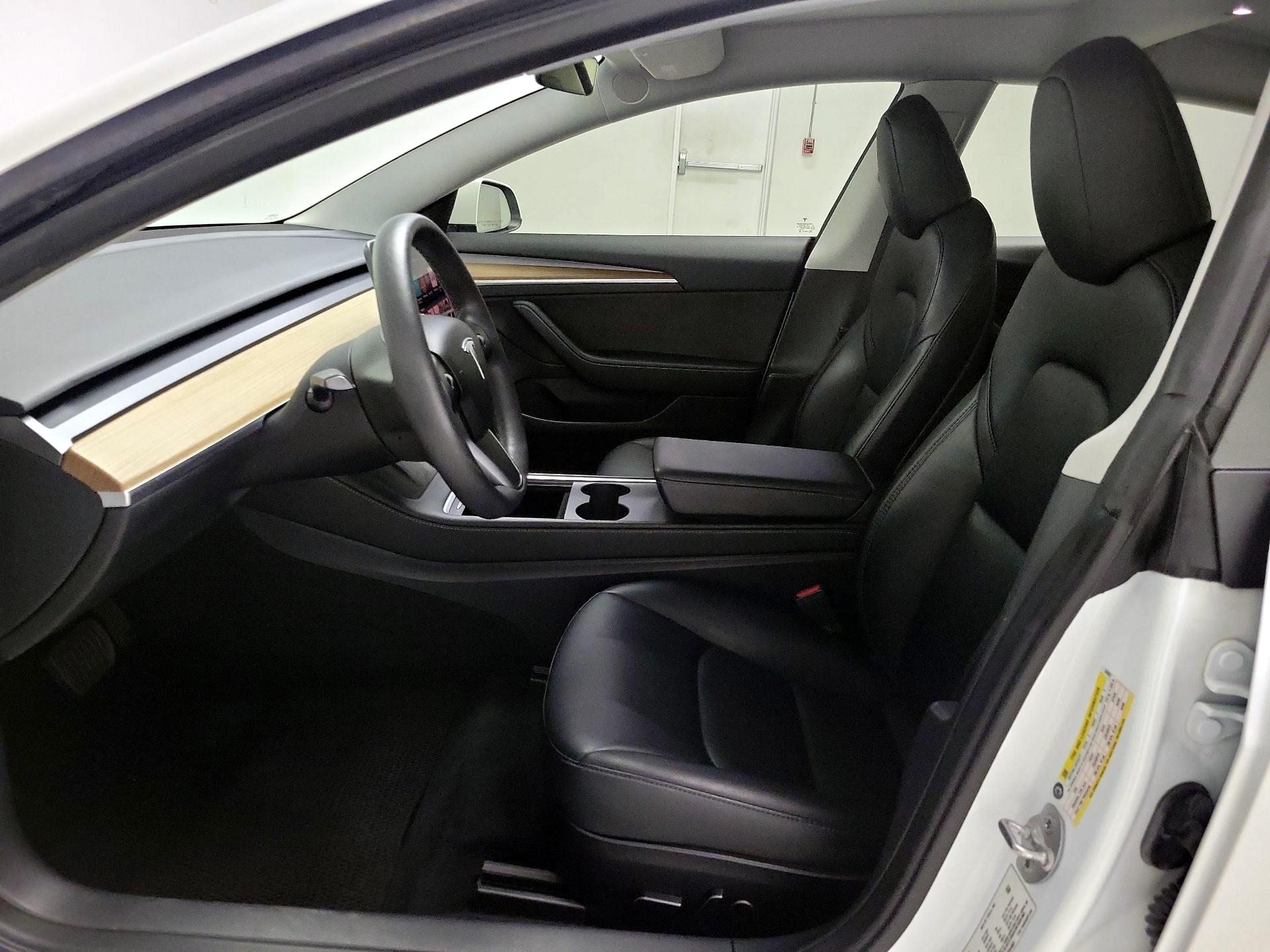 Thumbnail: 2023 Tesla Model 3 - 11