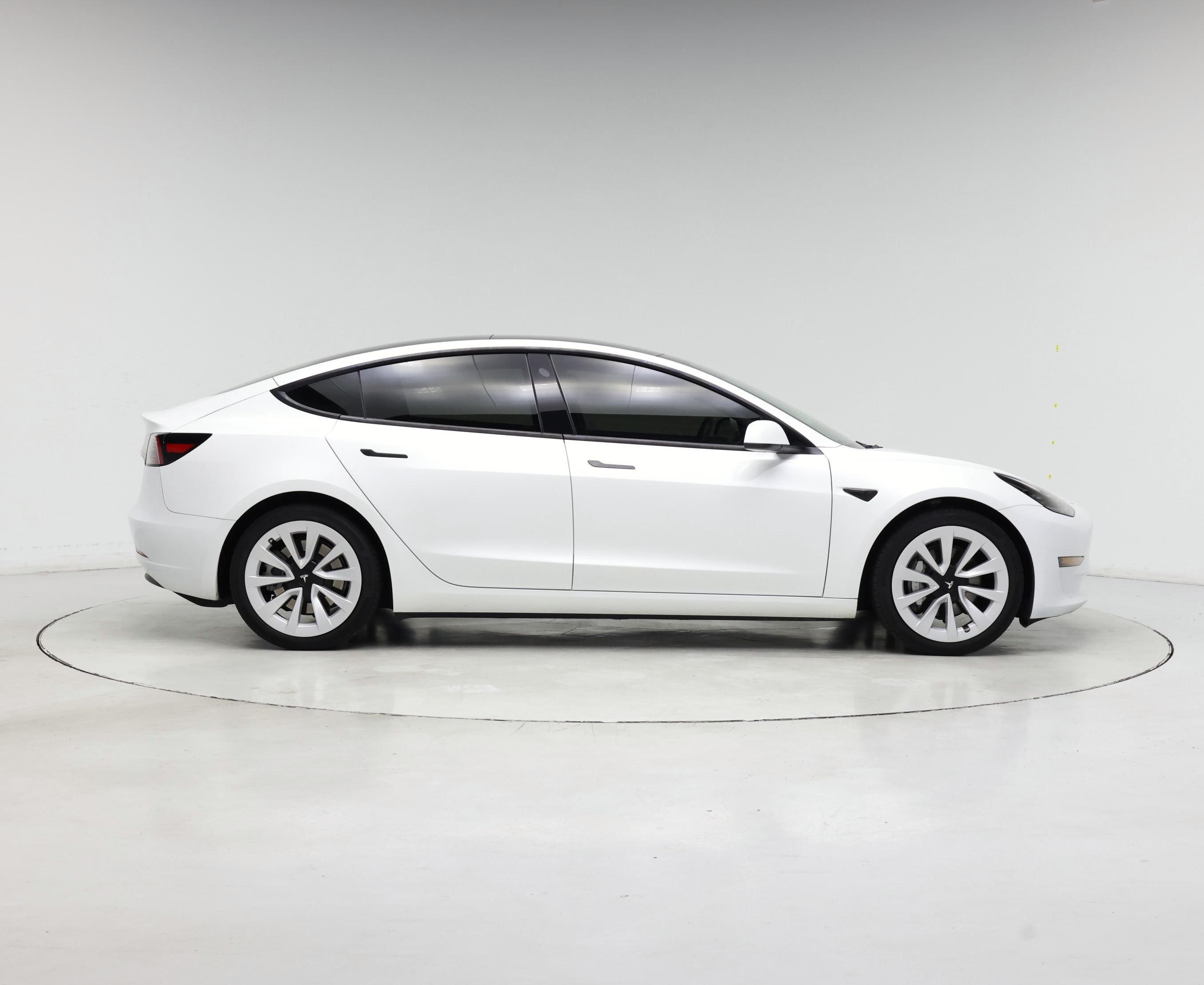 Thumbnail: 2023 Tesla Model 3 - 7